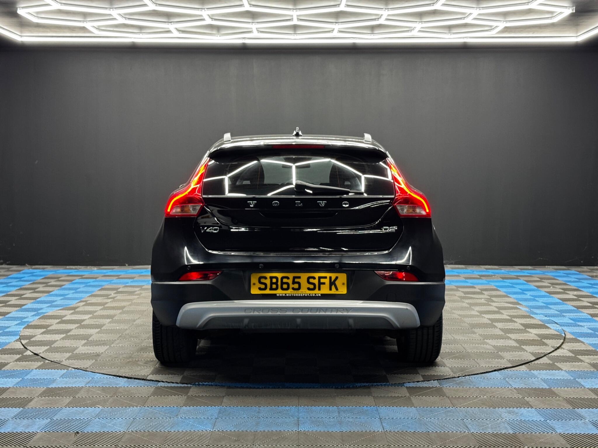 Volvo V40 CROSS COUNTRY - Image 6