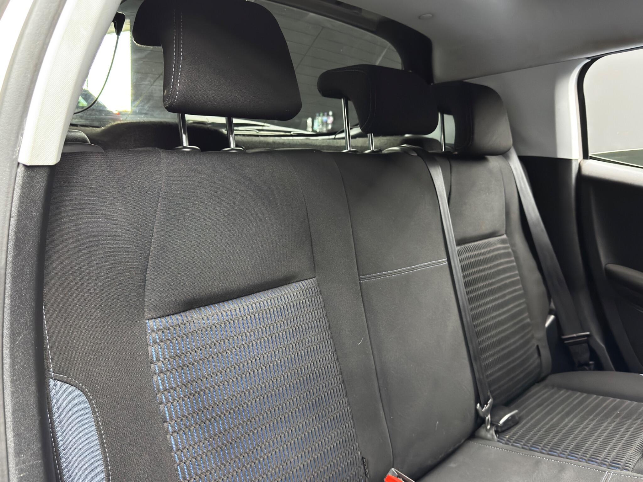 Peugeot 208 - Image 15