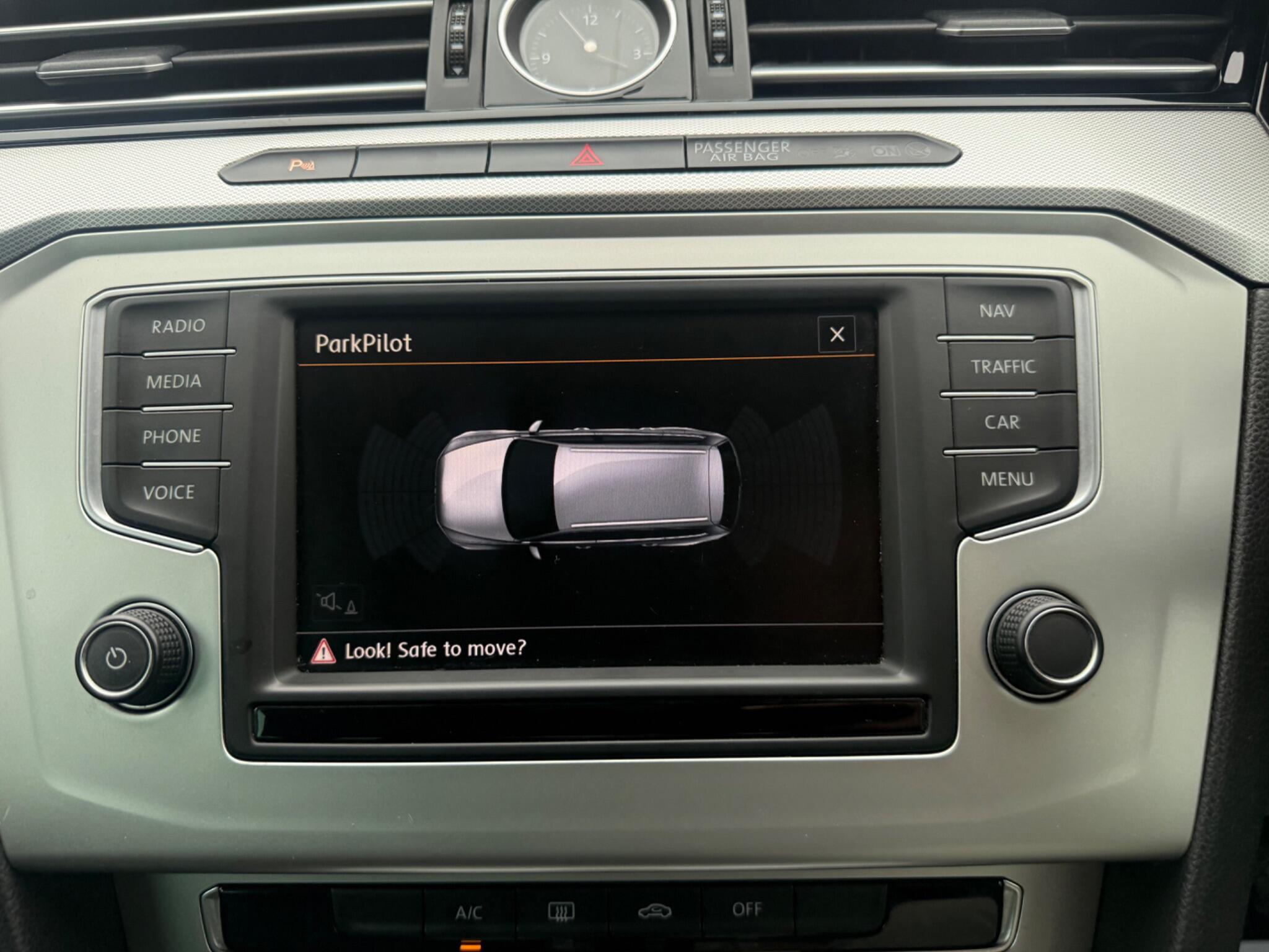 Volkswagen Passat - Image 47