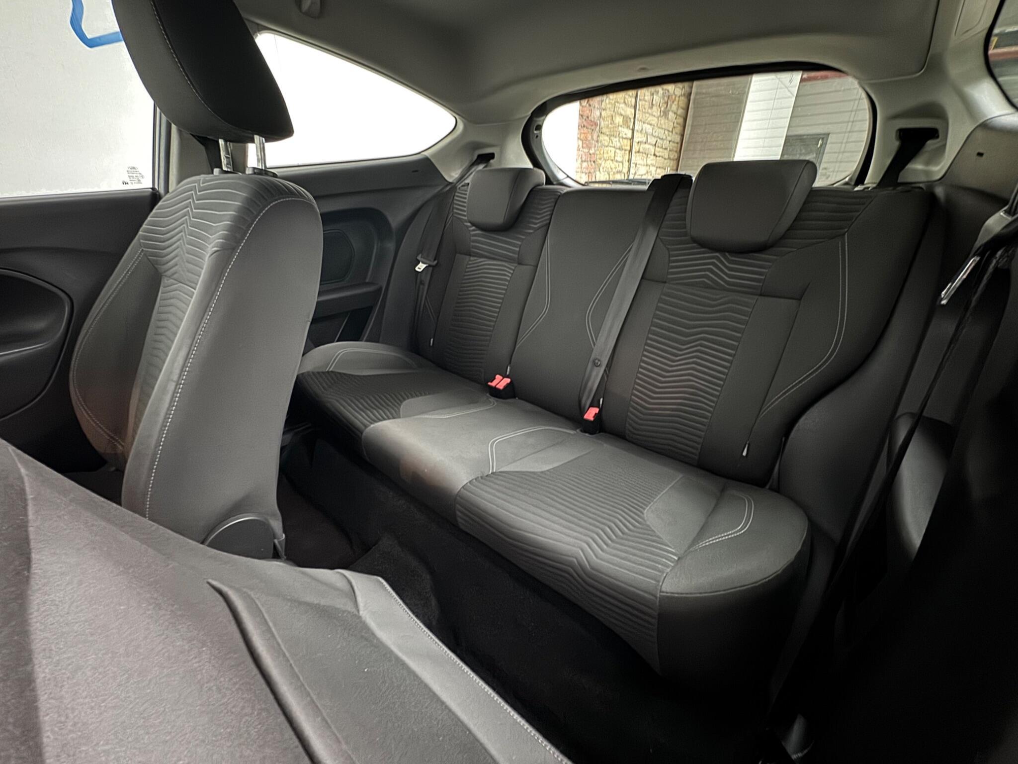 Ford Fiesta - Image 11