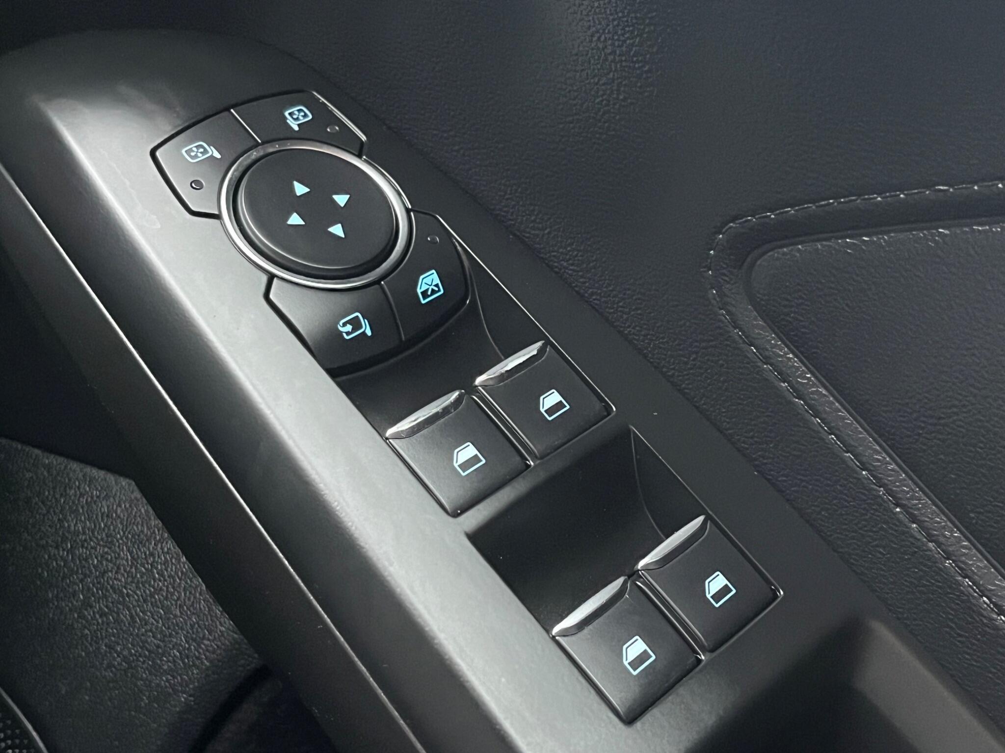 Ford Focus - Image 34