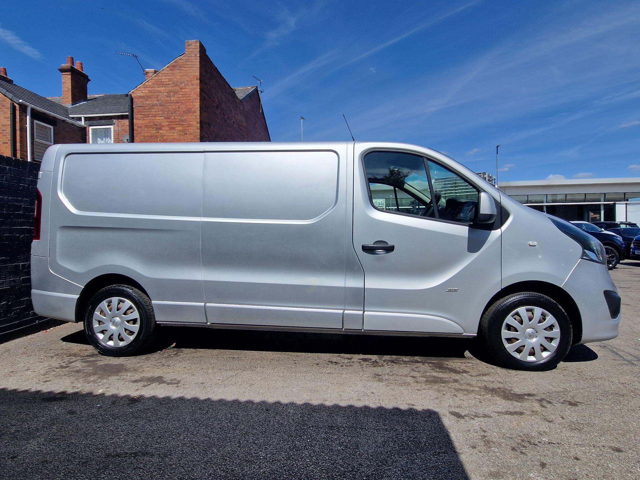 Vauxhall Vivaro - Image 7