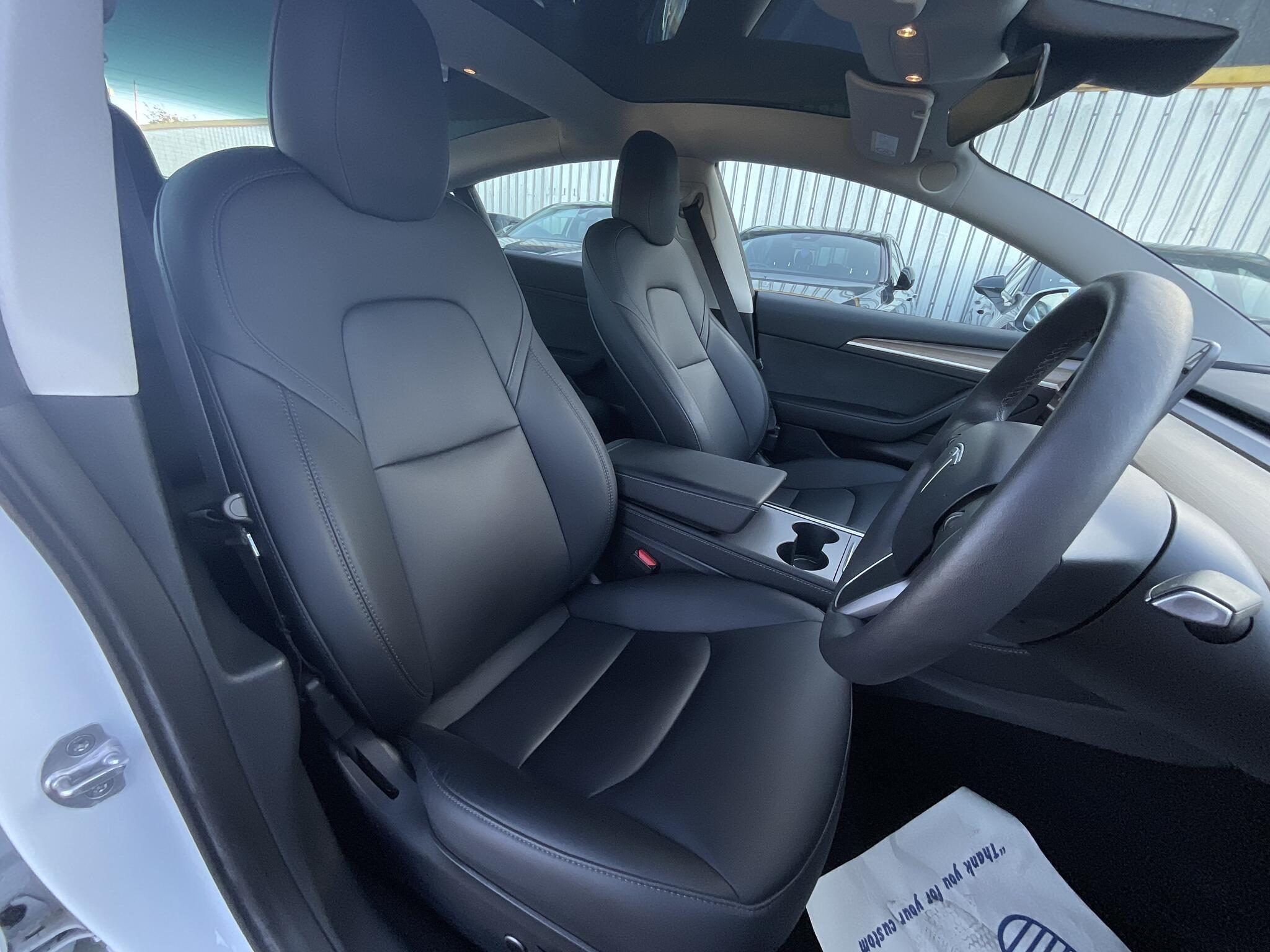 Tesla Model 3 - Image 8
