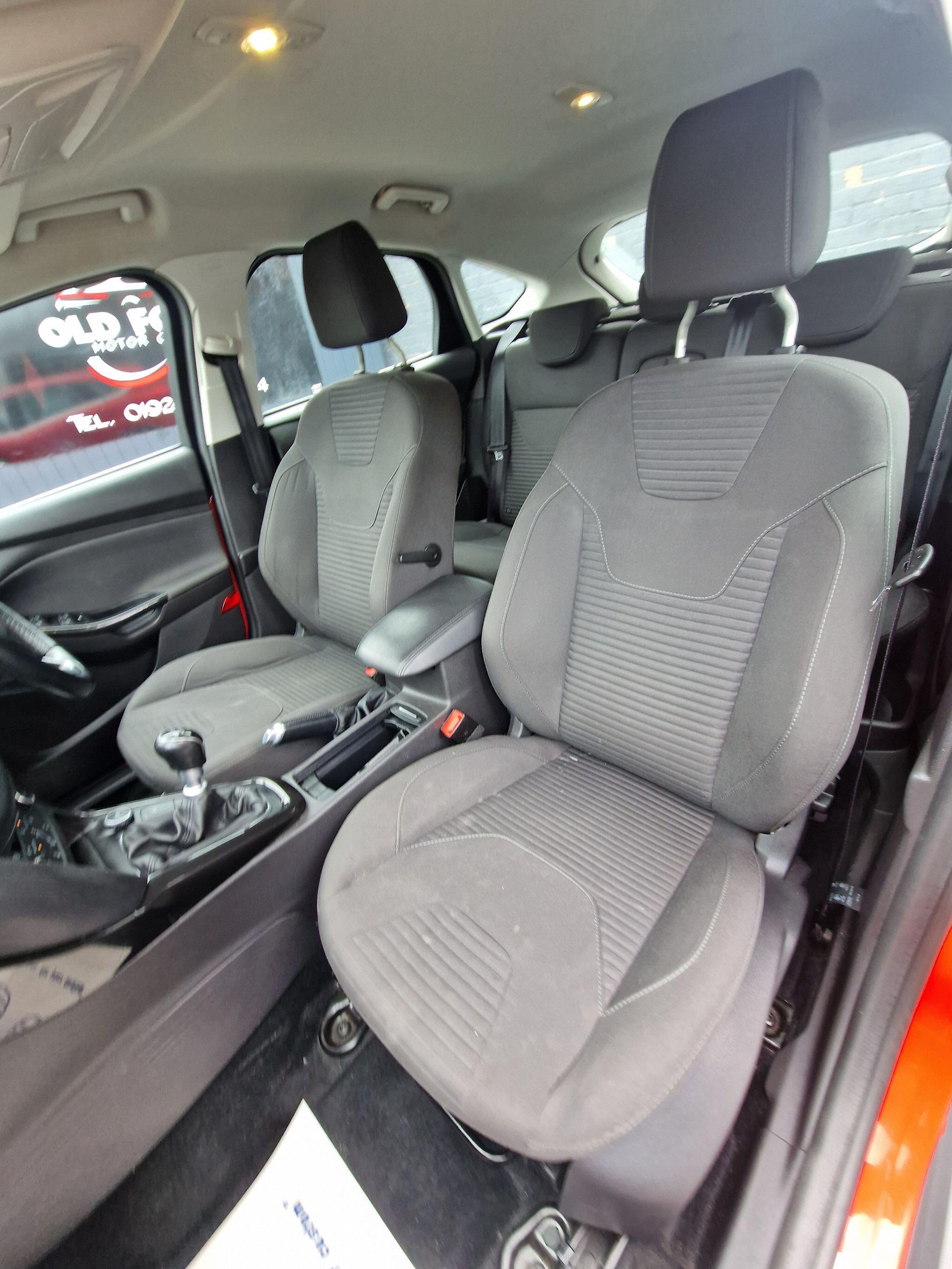 Ford Focus - Image 37