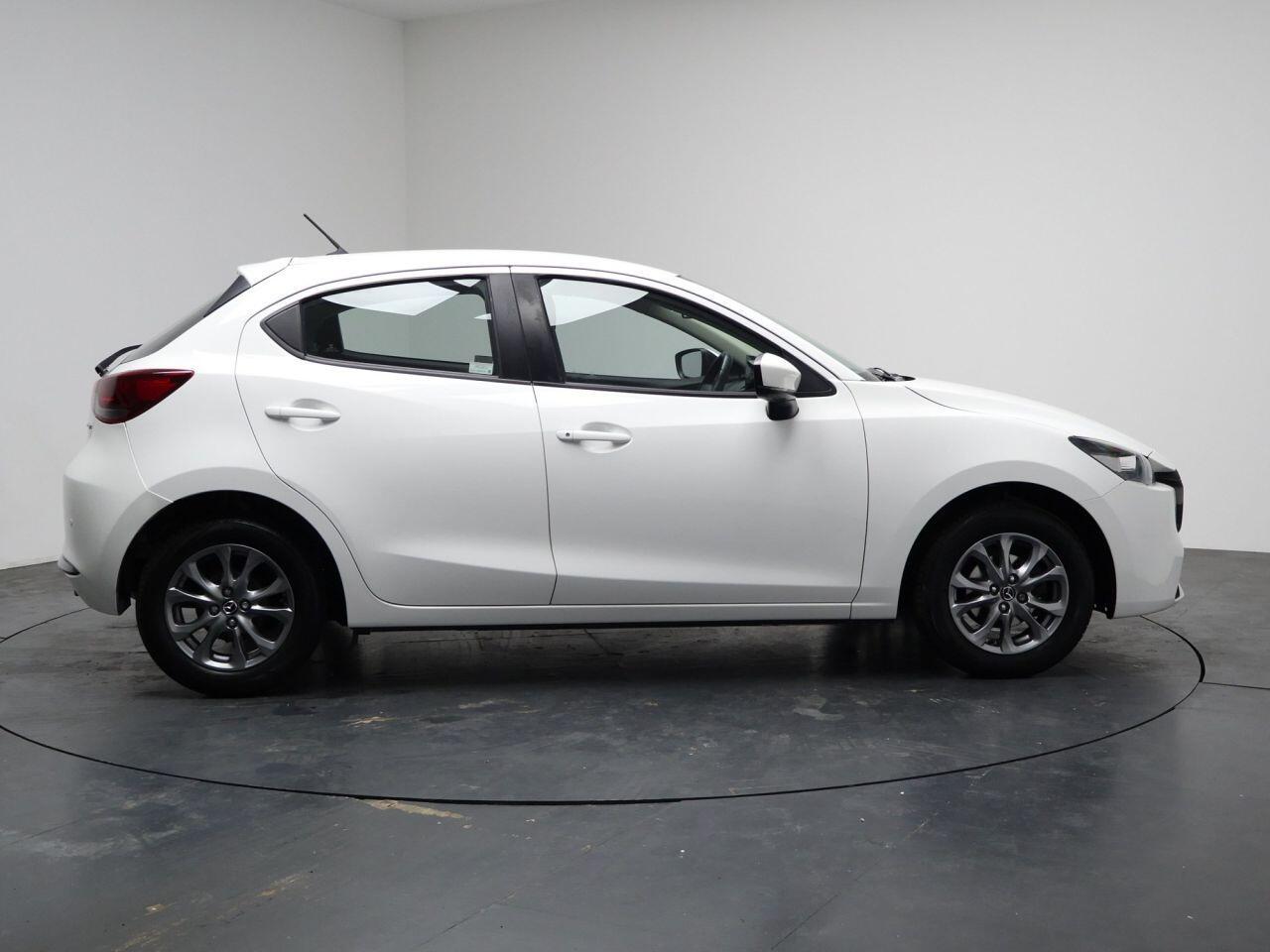 Mazda MAZDA2 - Image 14
