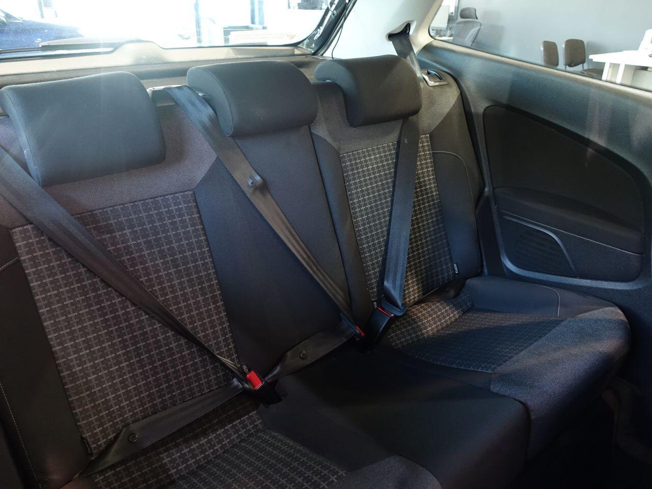 Volkswagen Polo - Image 14