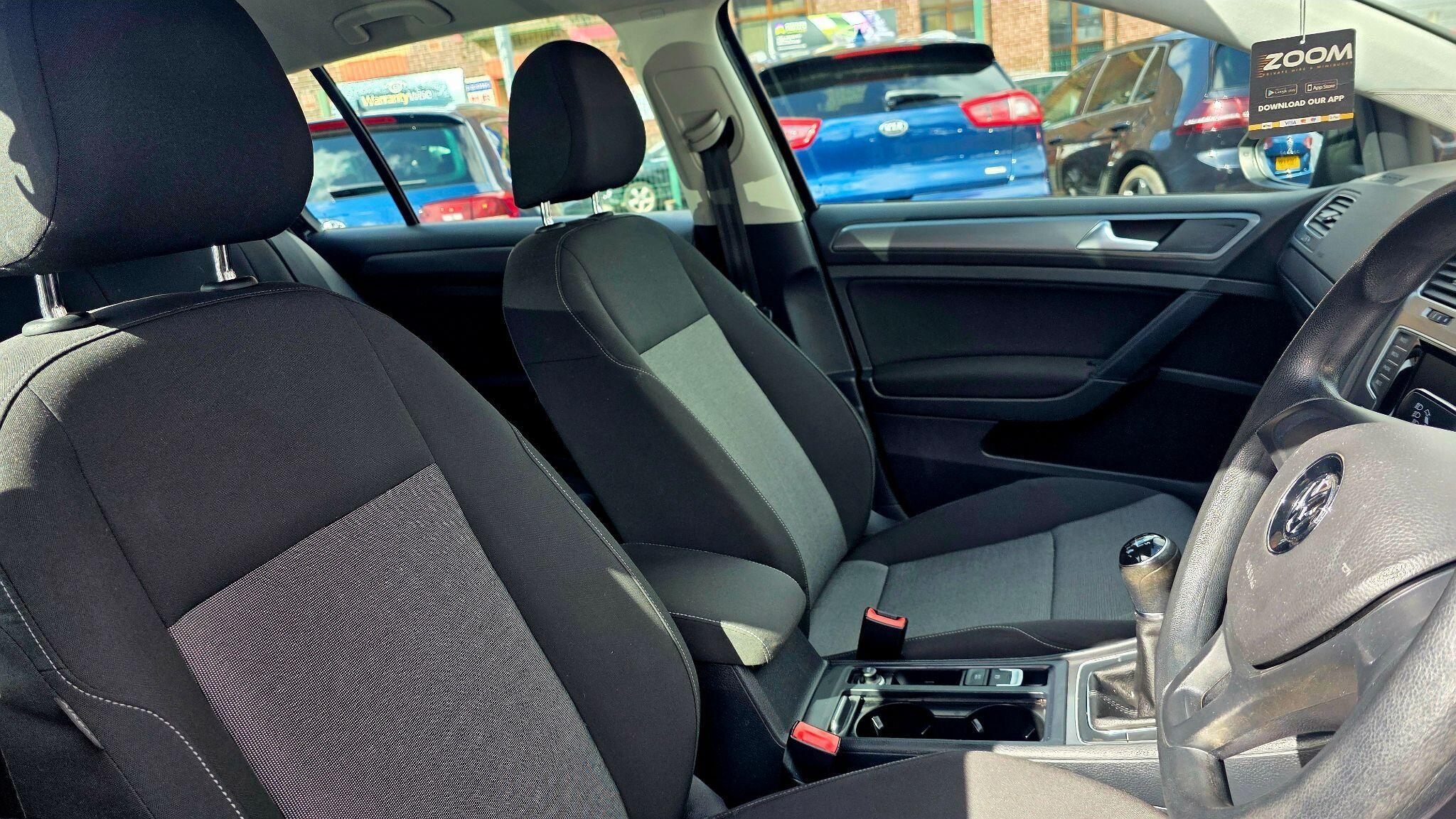 Volkswagen Golf - Image 12