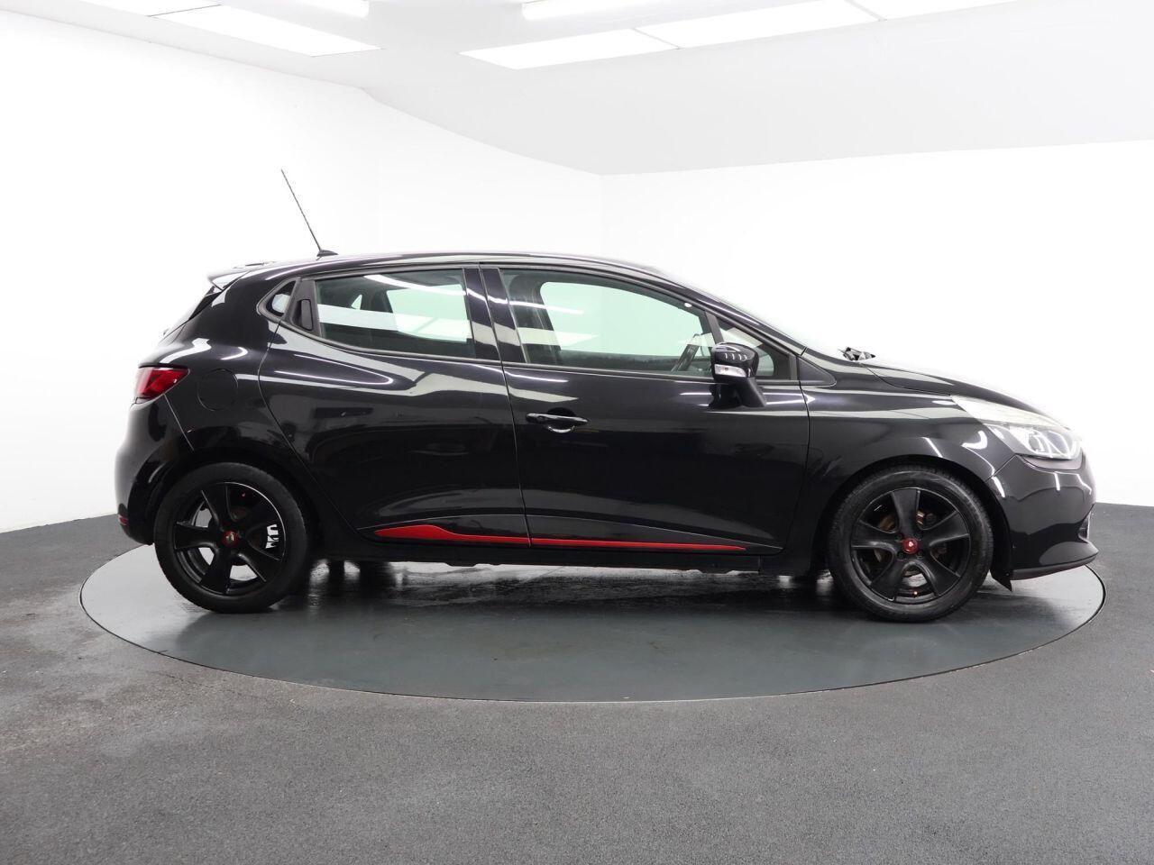 Renault Clio - Image 14