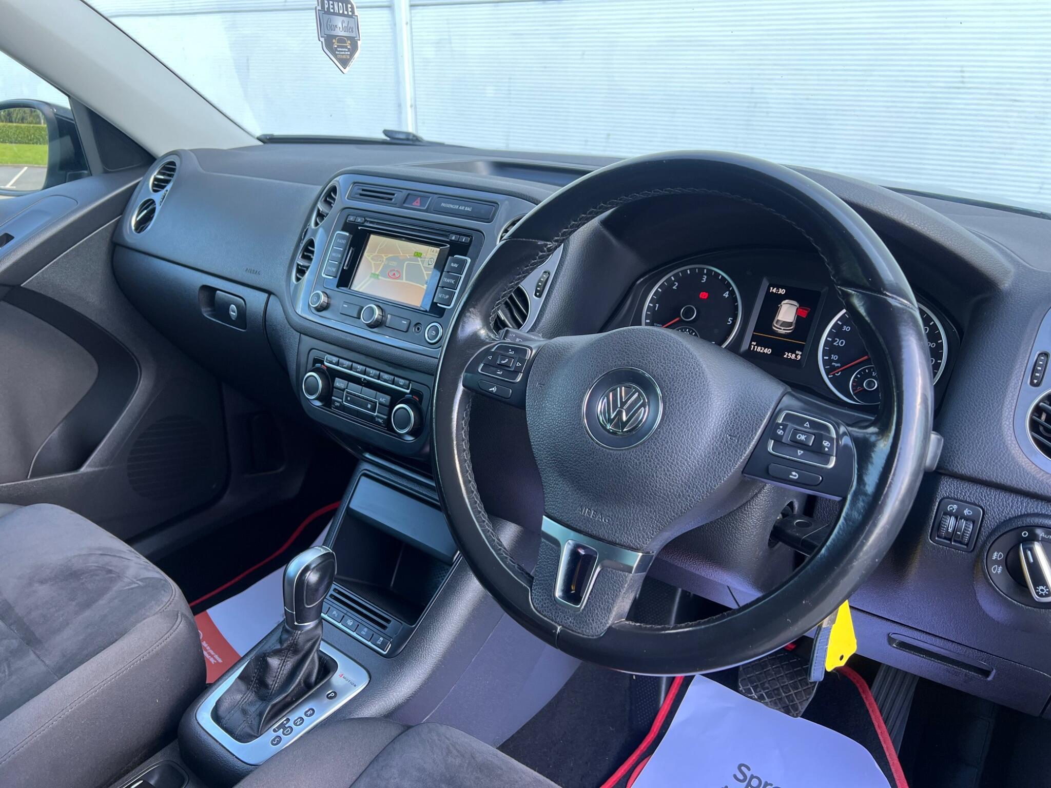 Volkswagen Tiguan - Image 14