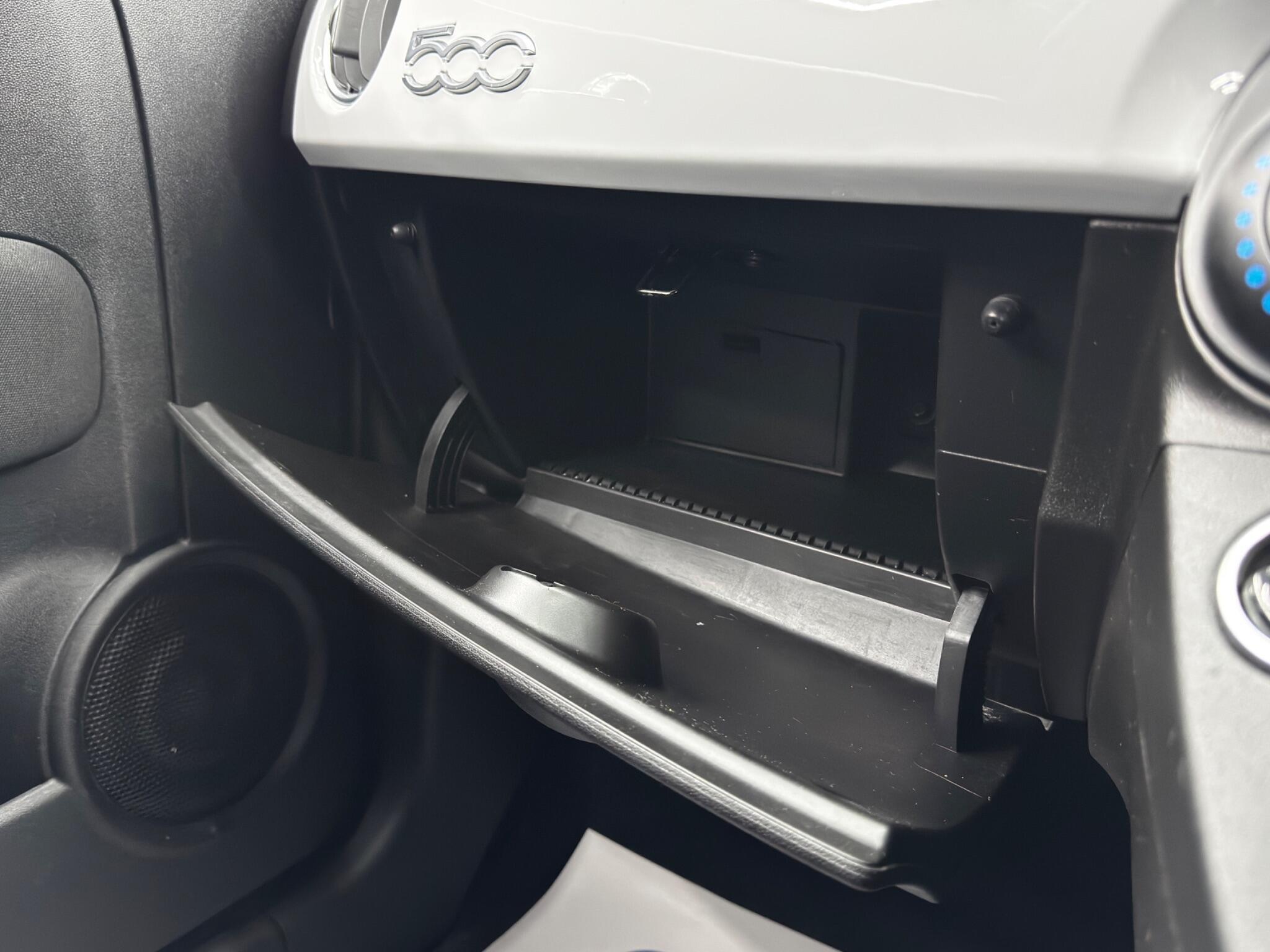 Abarth 595 - Image 33