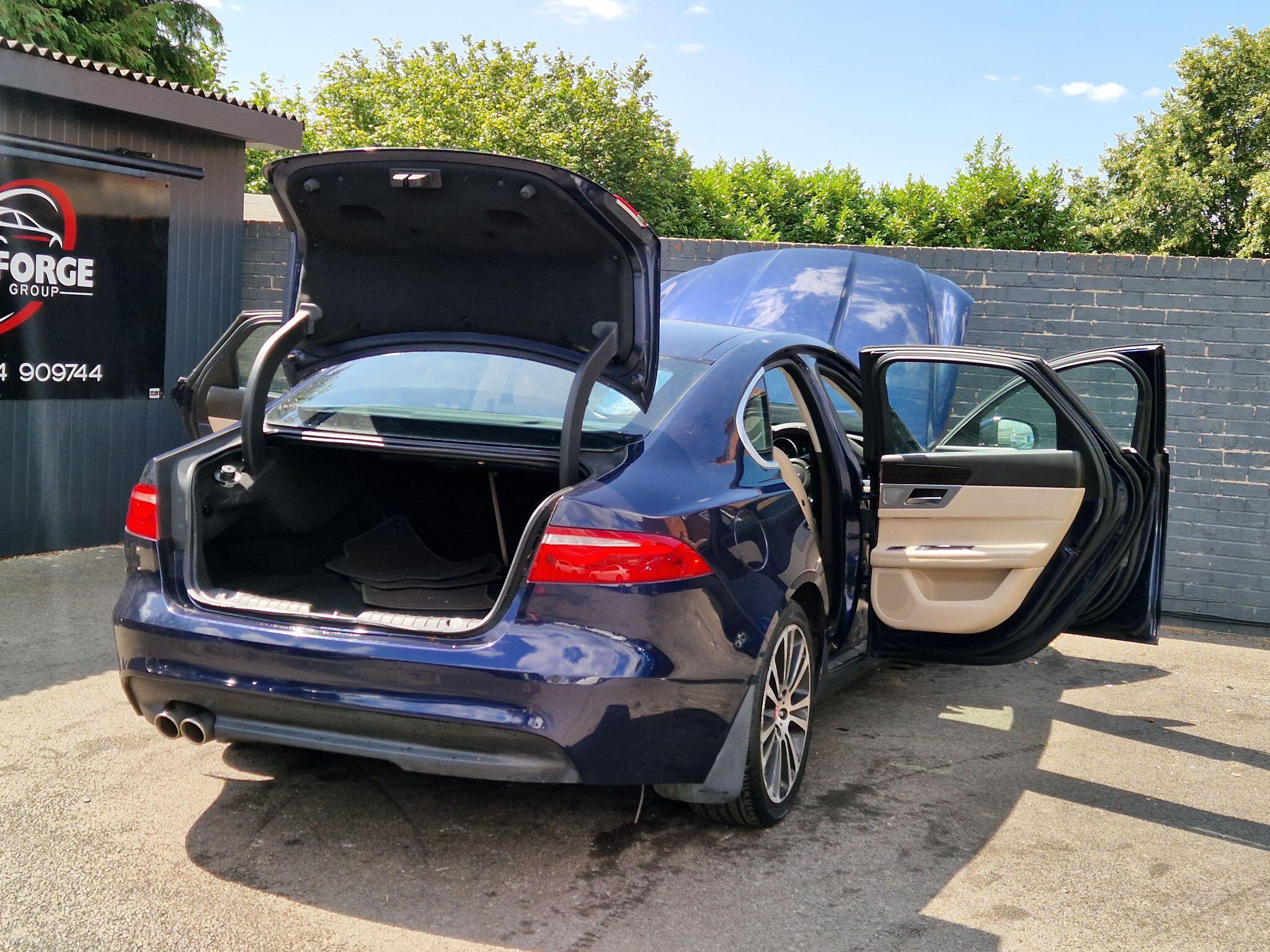 Jaguar XF - Image 20