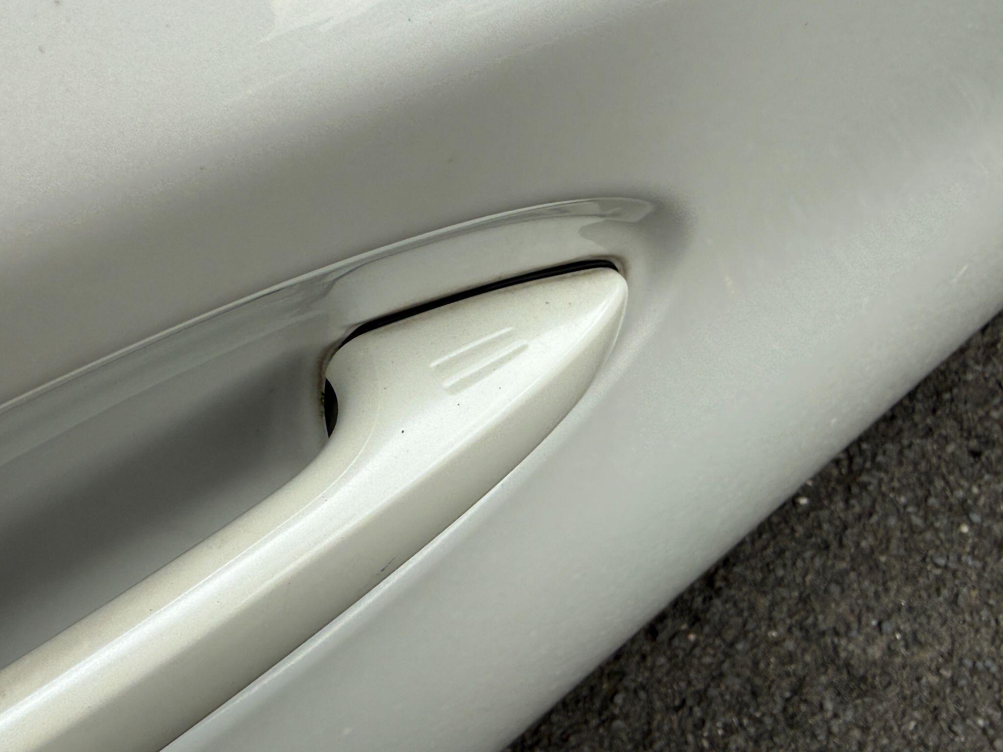 Toyota Prius - Image 16