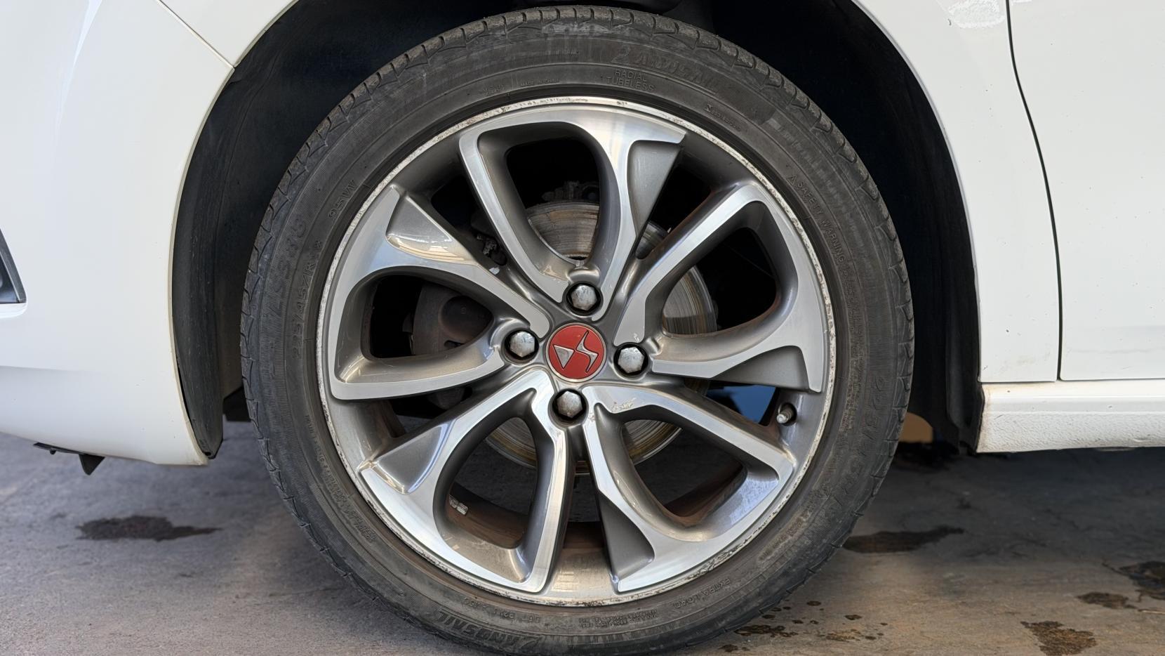 DS AUTOMOBILES DS 4 - Image 15