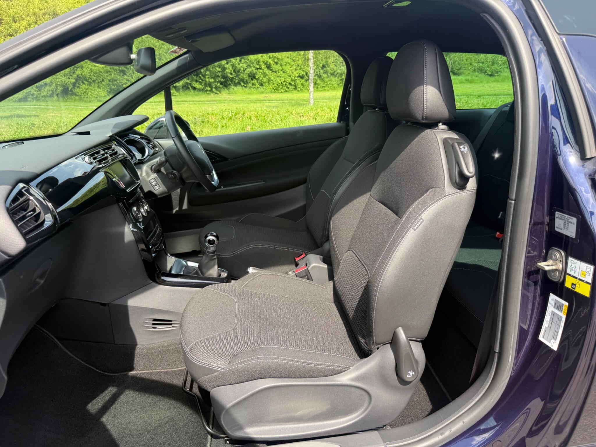 DS AUTOMOBILES DS 3 - Image 10