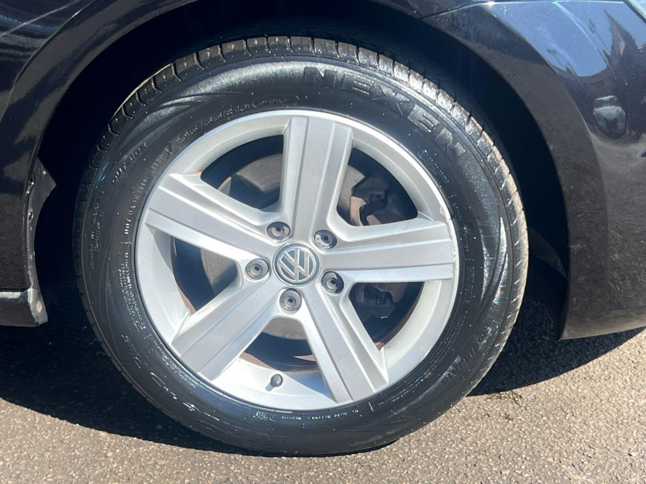 Volkswagen Golf - Image 33