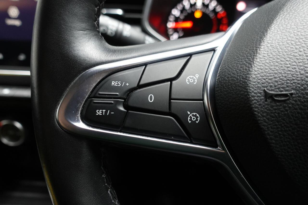 Renault Clio - Image 29