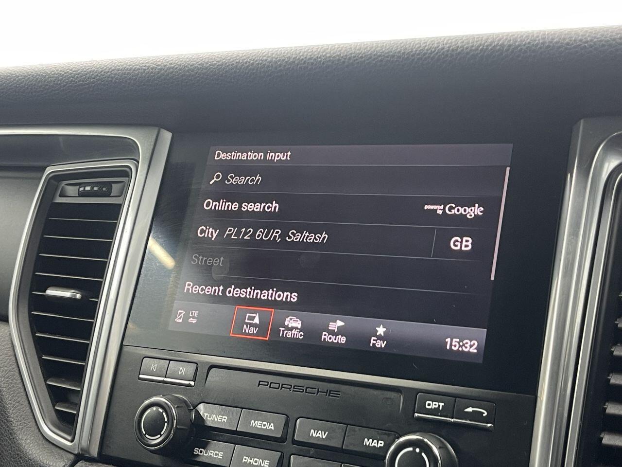 Porsche Macan - Image 42