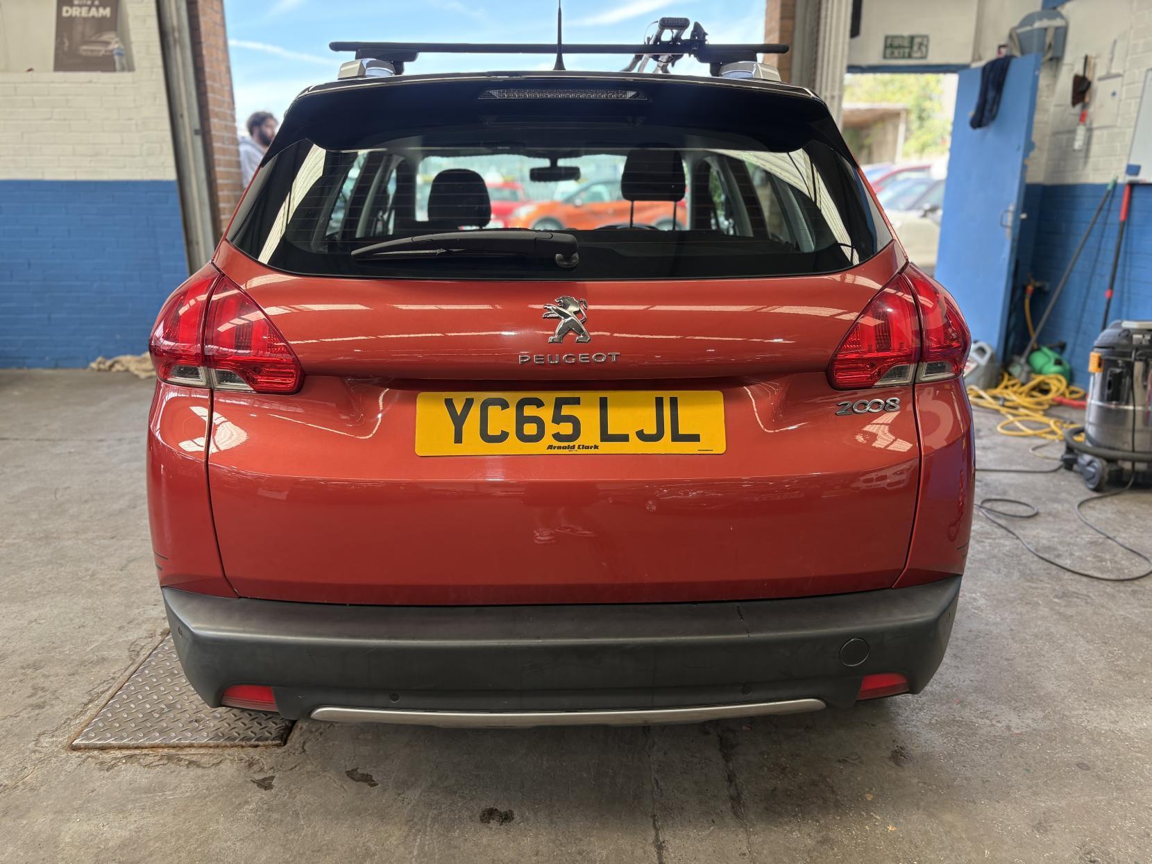Peugeot 2008 - Image 8