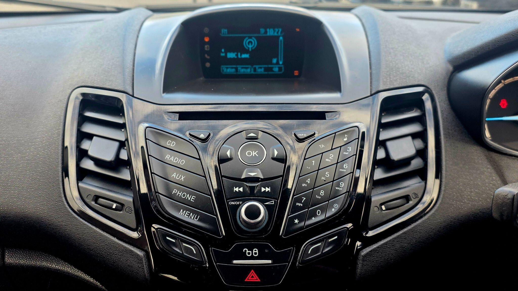 Ford Fiesta - Image 25