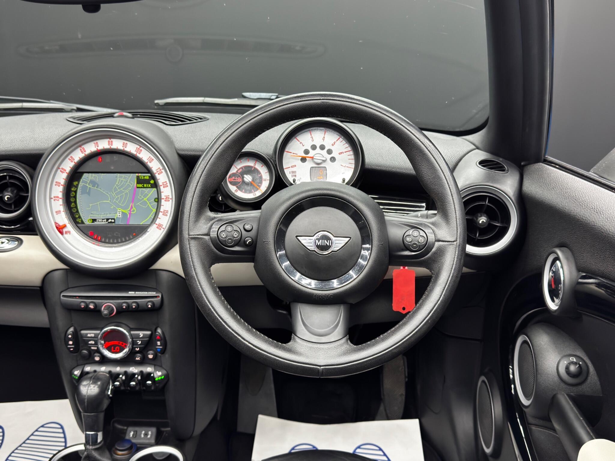 MINI Convertible - Image 16