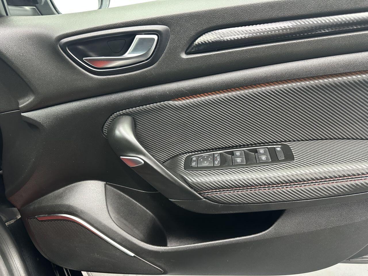 Renault Megane - Image 17