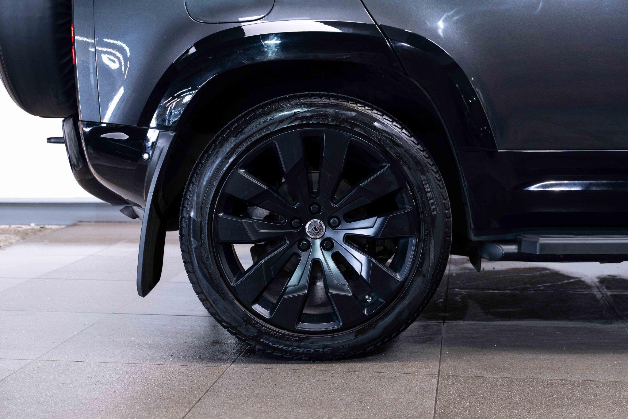 Land Rover Defender 110 - Image 11