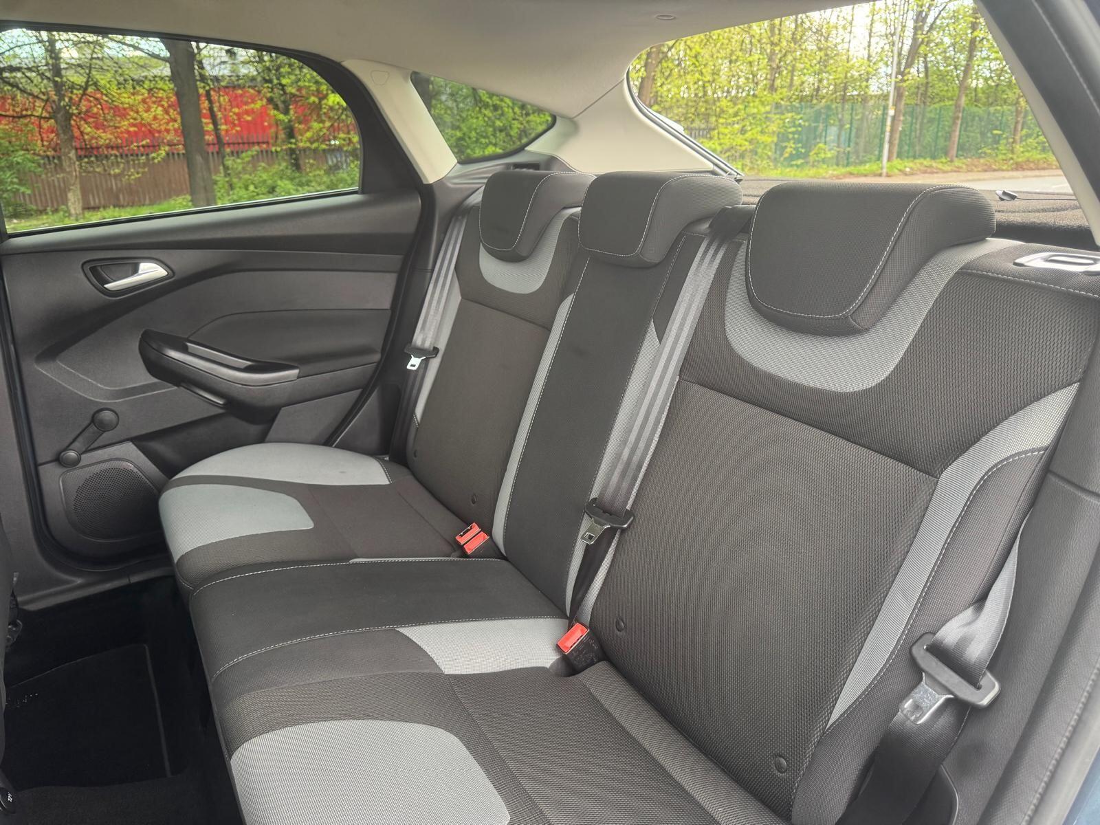 Ford Focus - Image 21