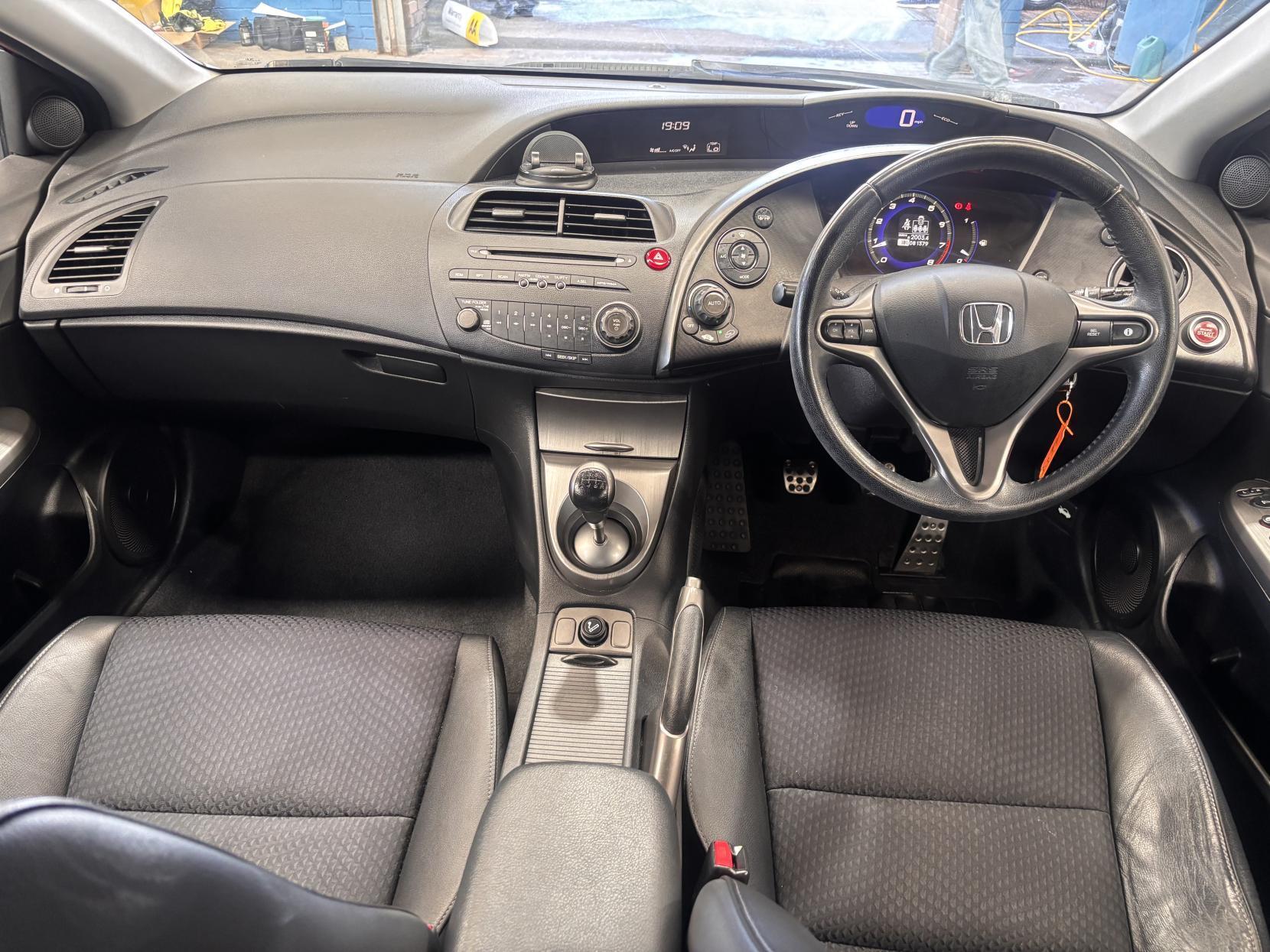 Honda Civic - Image 20