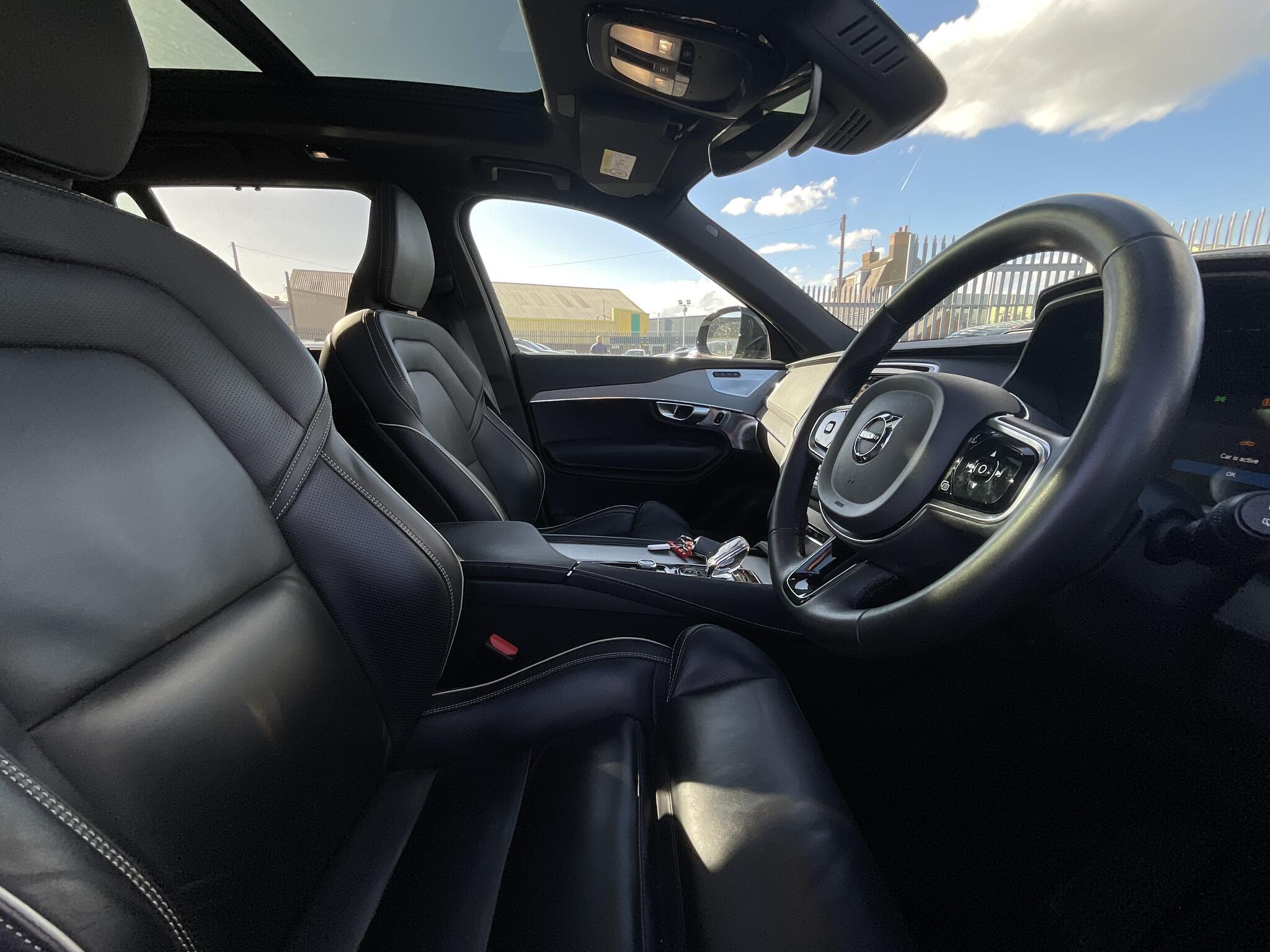 Volvo XC90 - Image 9