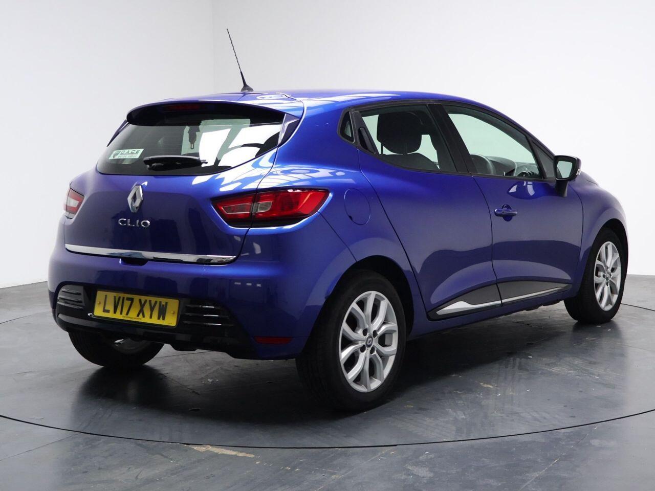 Renault Clio - Image 13