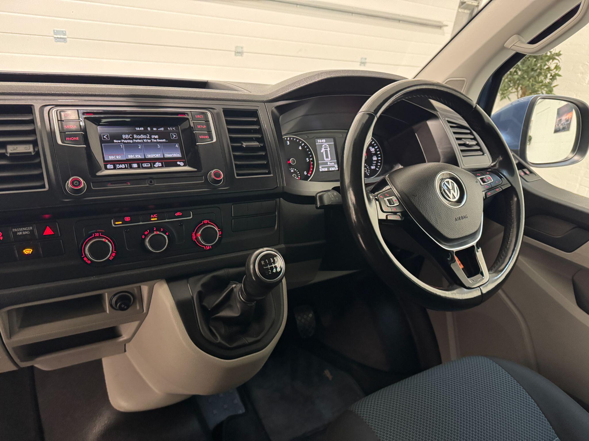 Volkswagen Transporter - Image 75