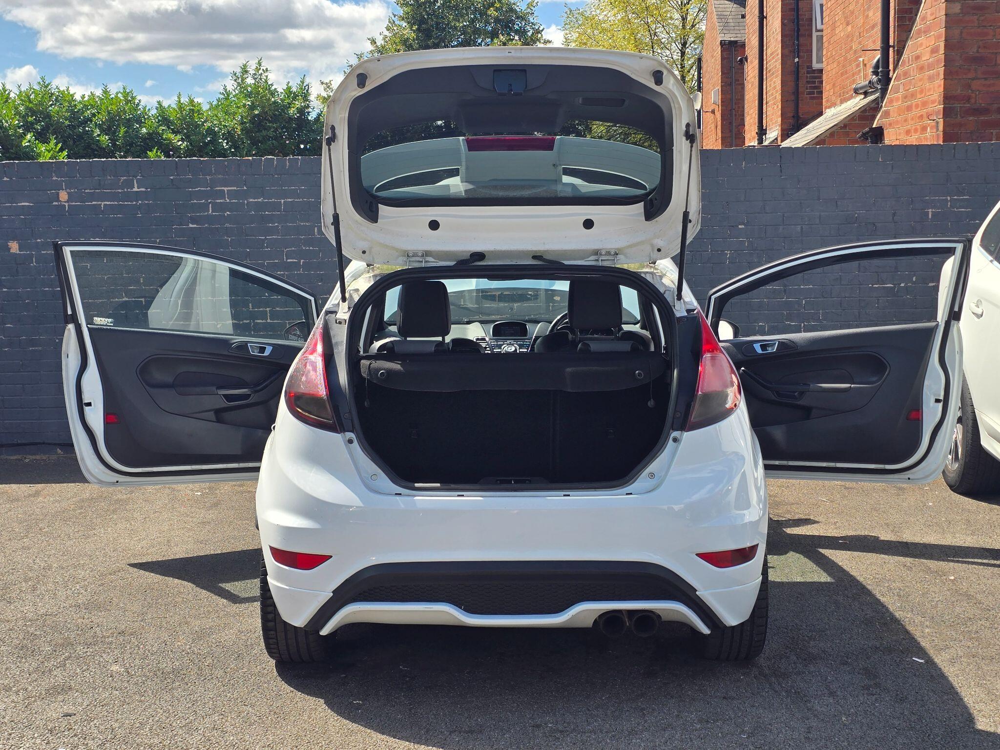 Ford Fiesta - Image 20