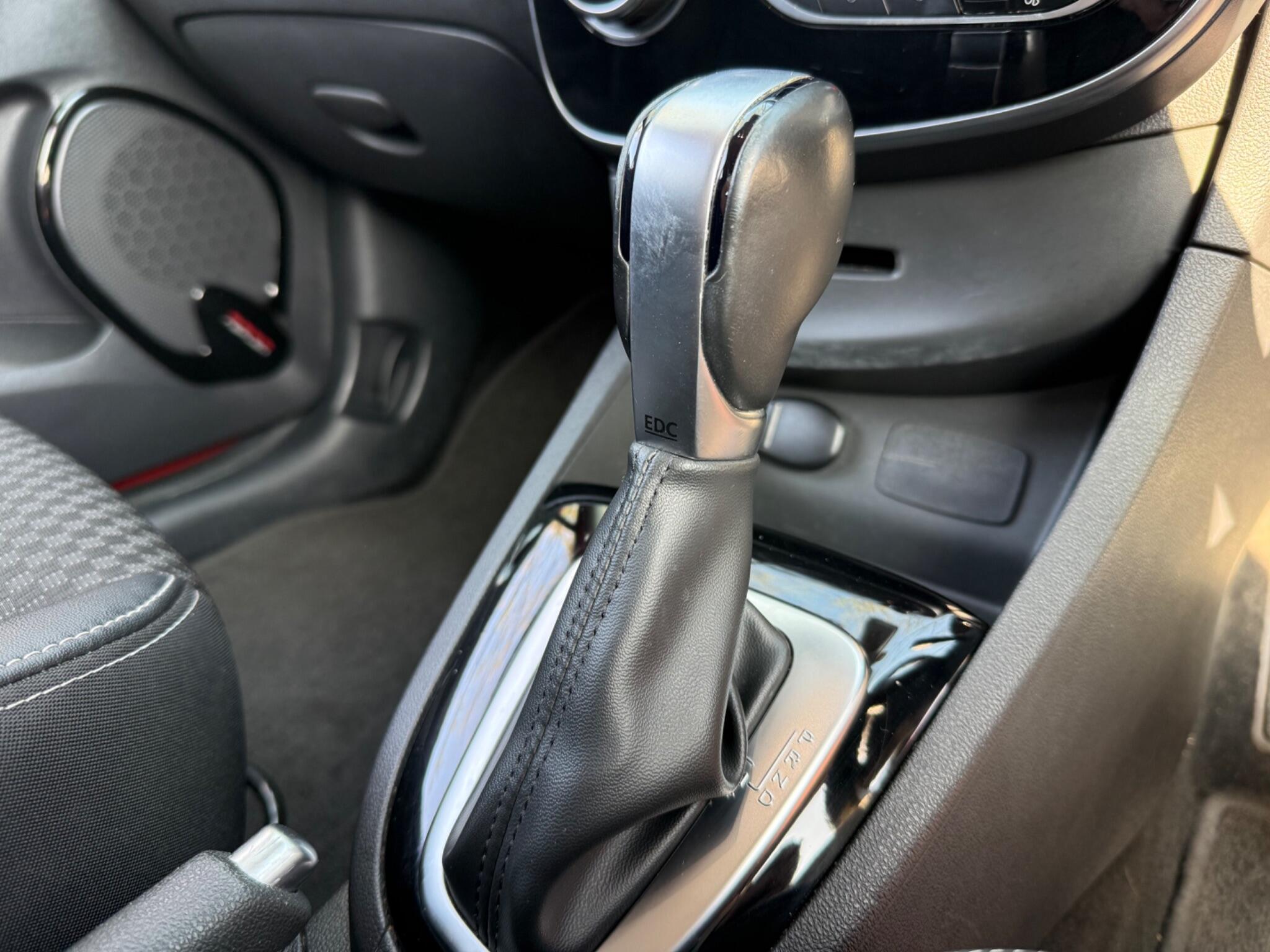 Renault Clio - Image 43