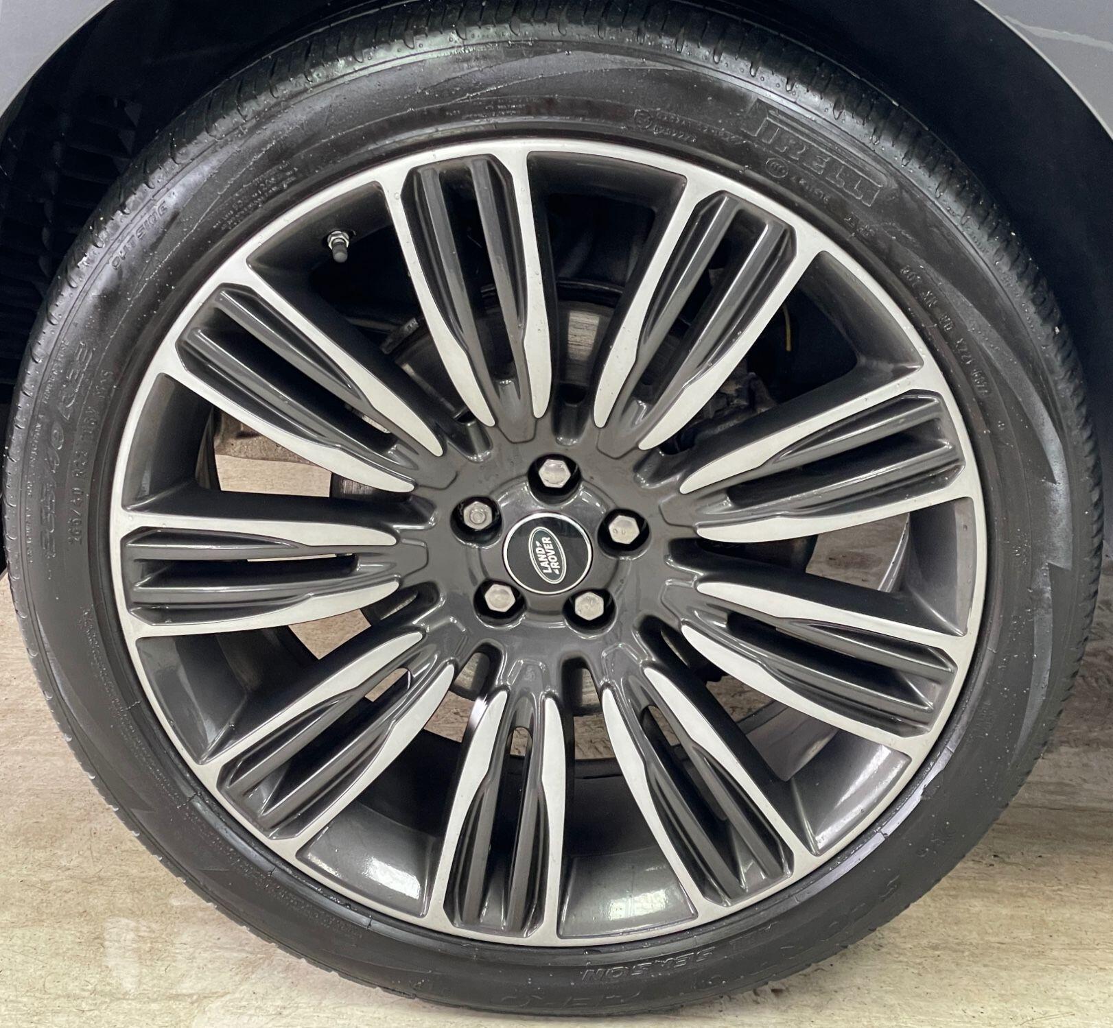 Land Rover Range Rover Velar - Image 17