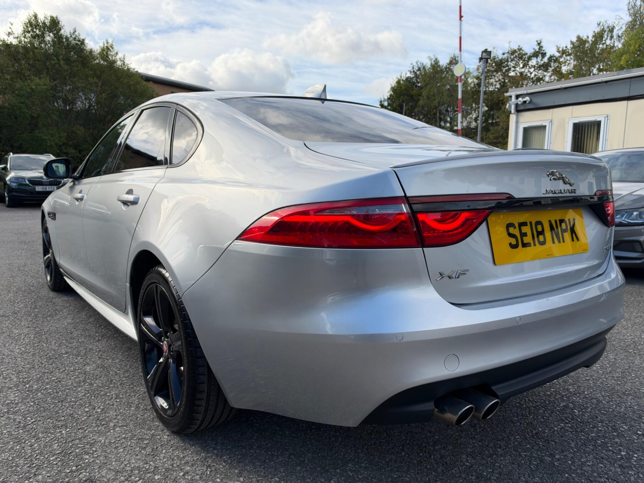 Jaguar XF - Image 9