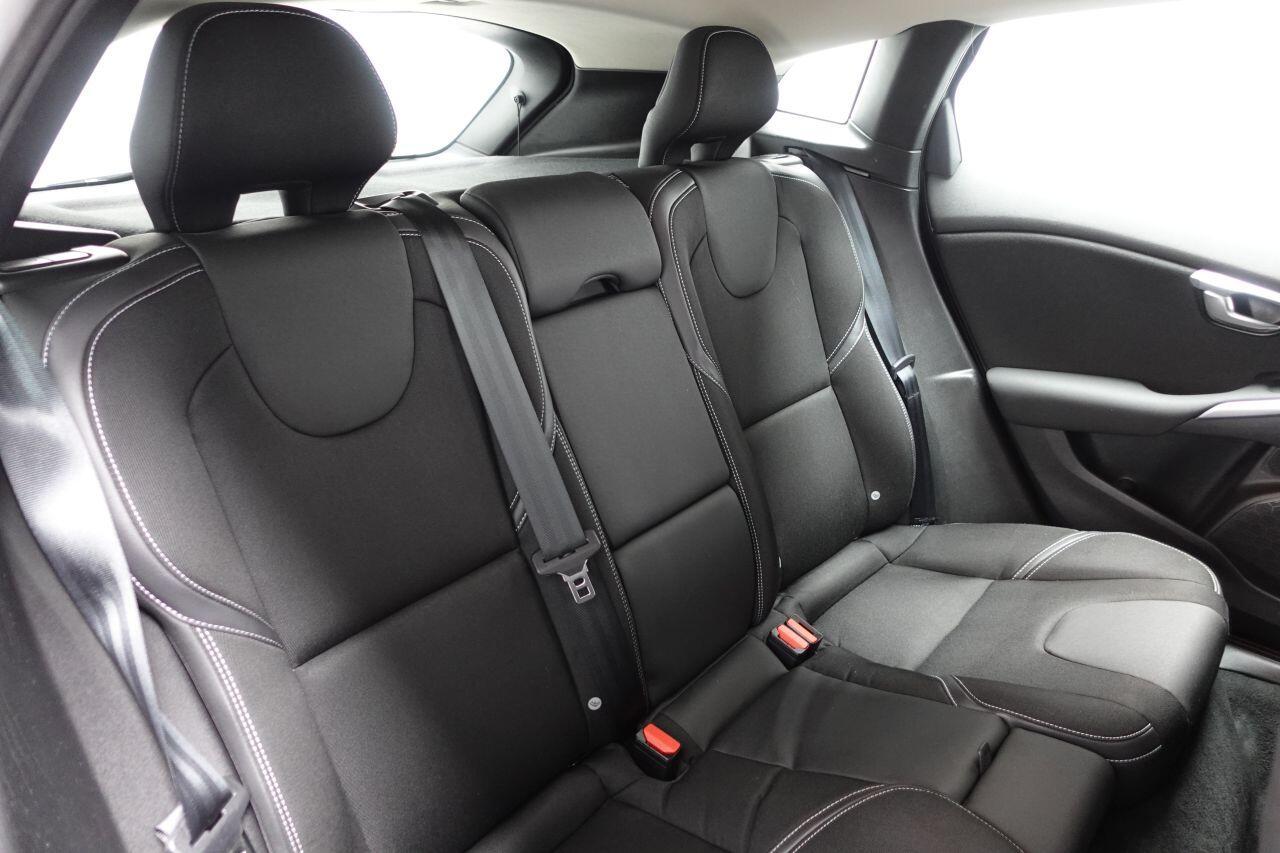 Volvo V40 - Image 16
