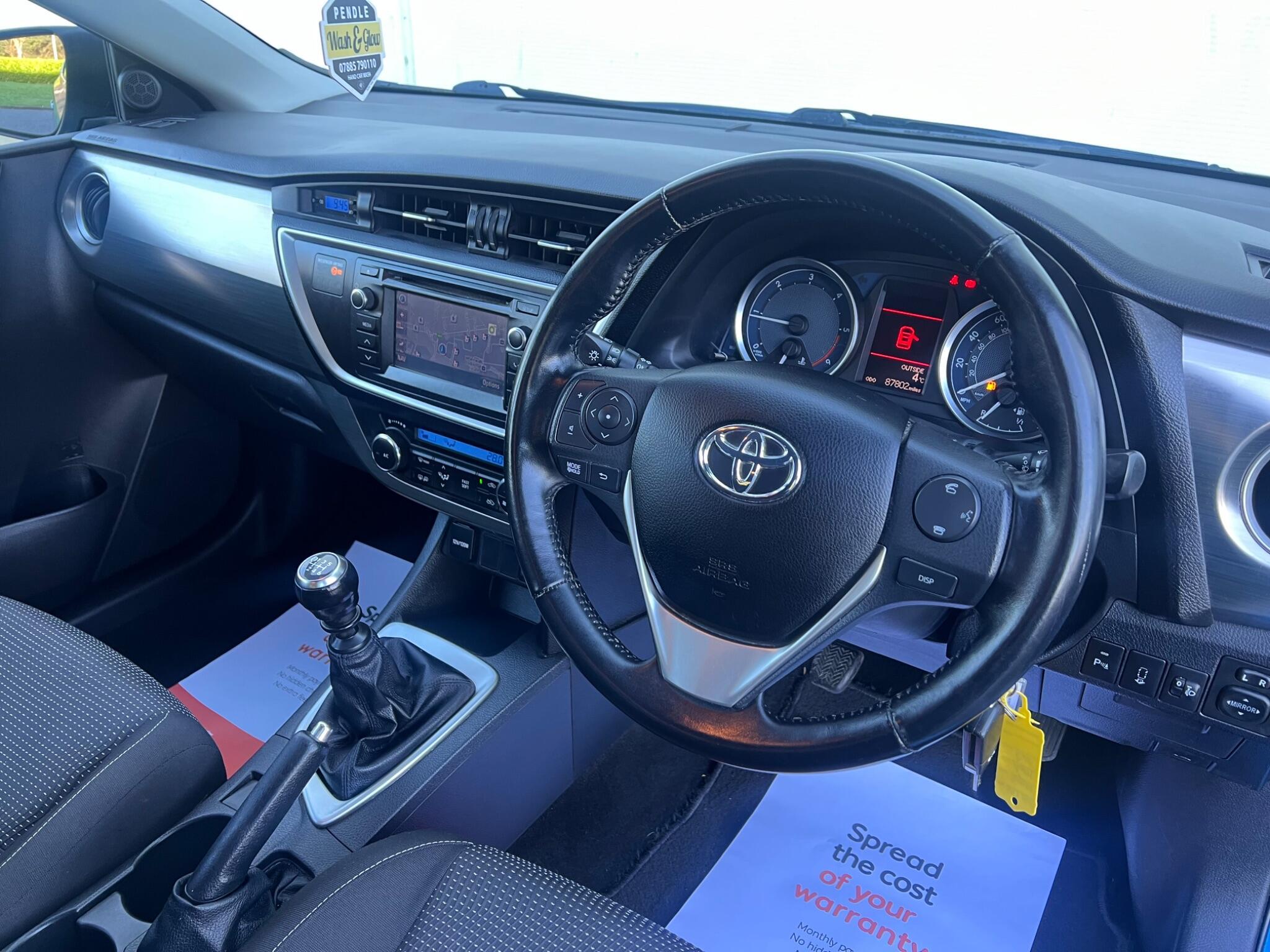 Toyota Auris - Image 14