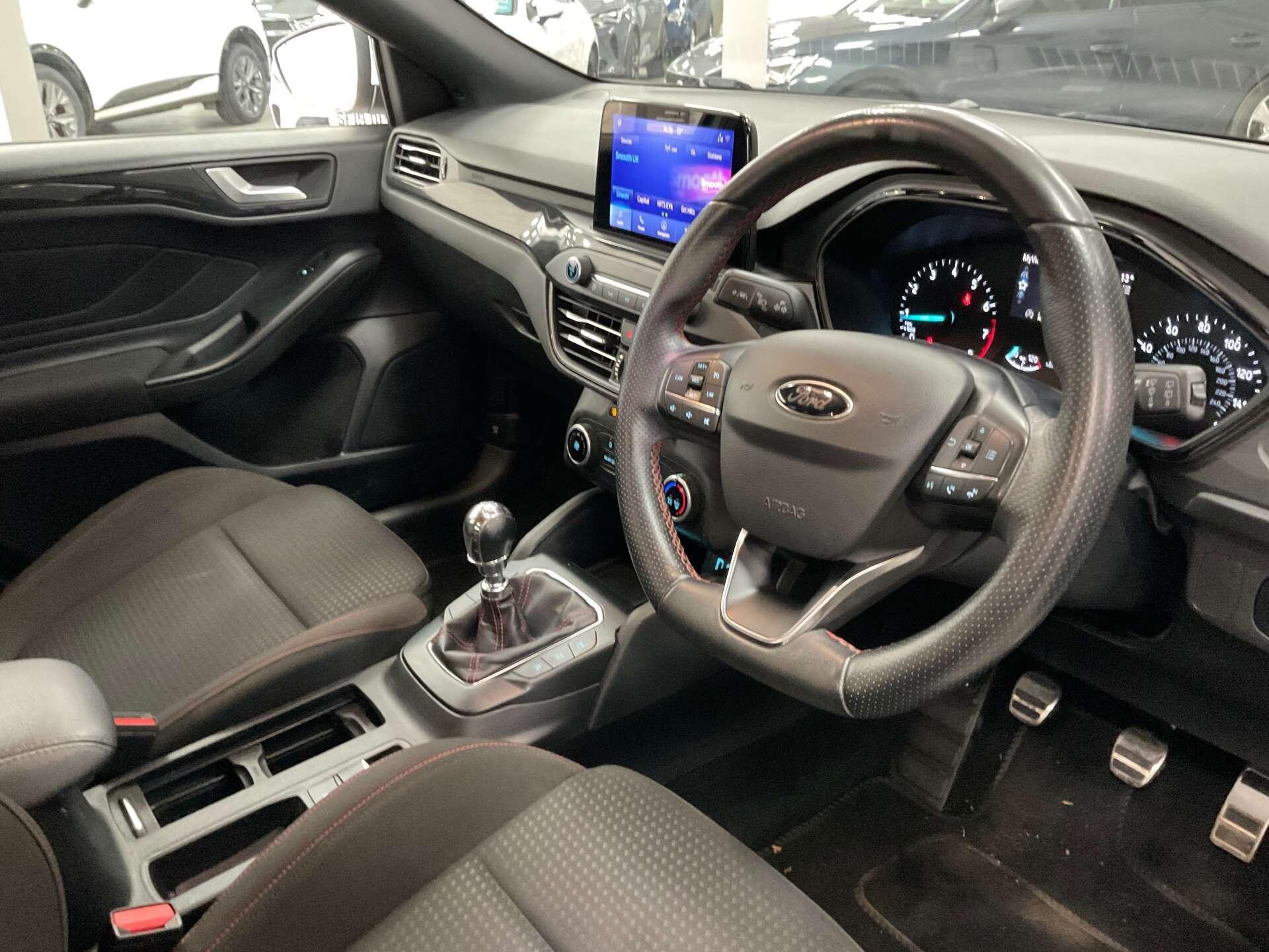 Ford Focus - Image 20