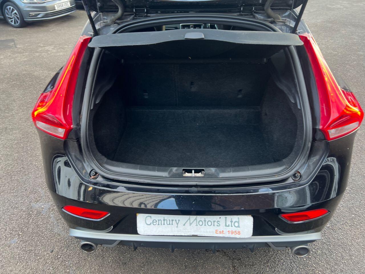 Volvo V40 - Image 6
