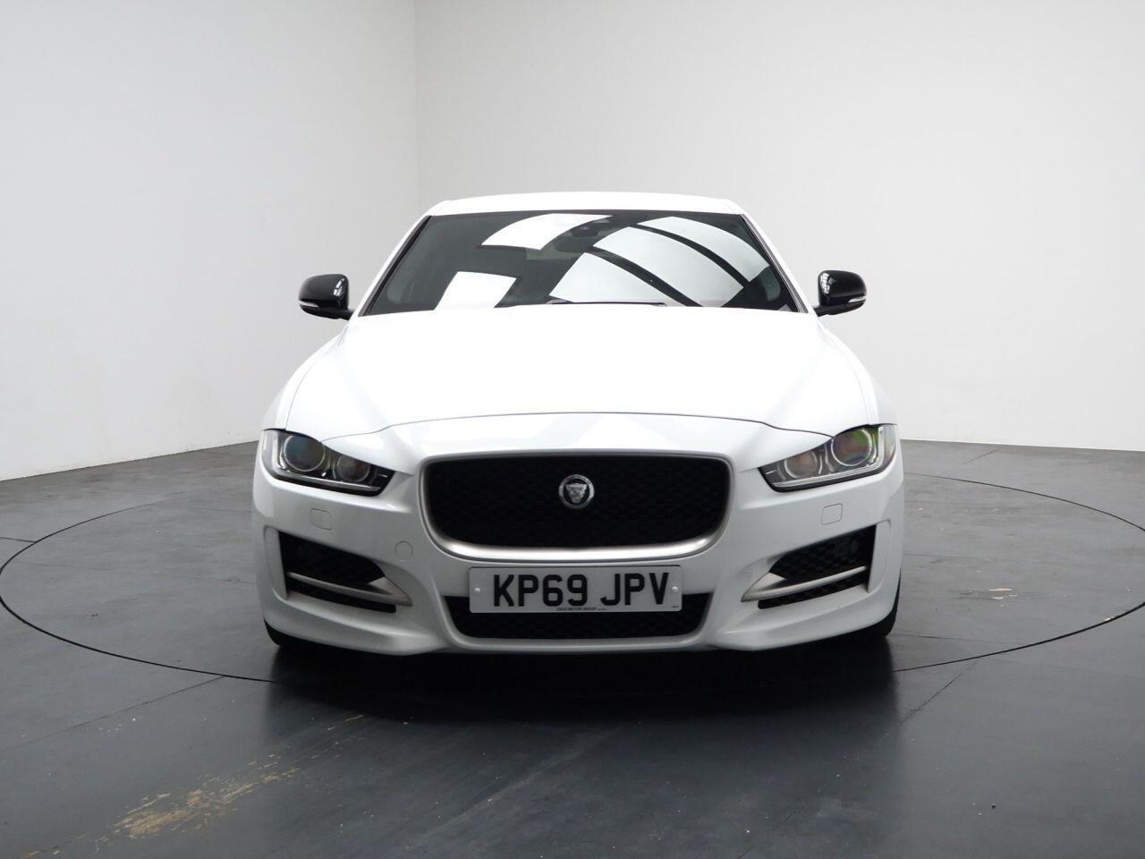 Jaguar XE - Image 5