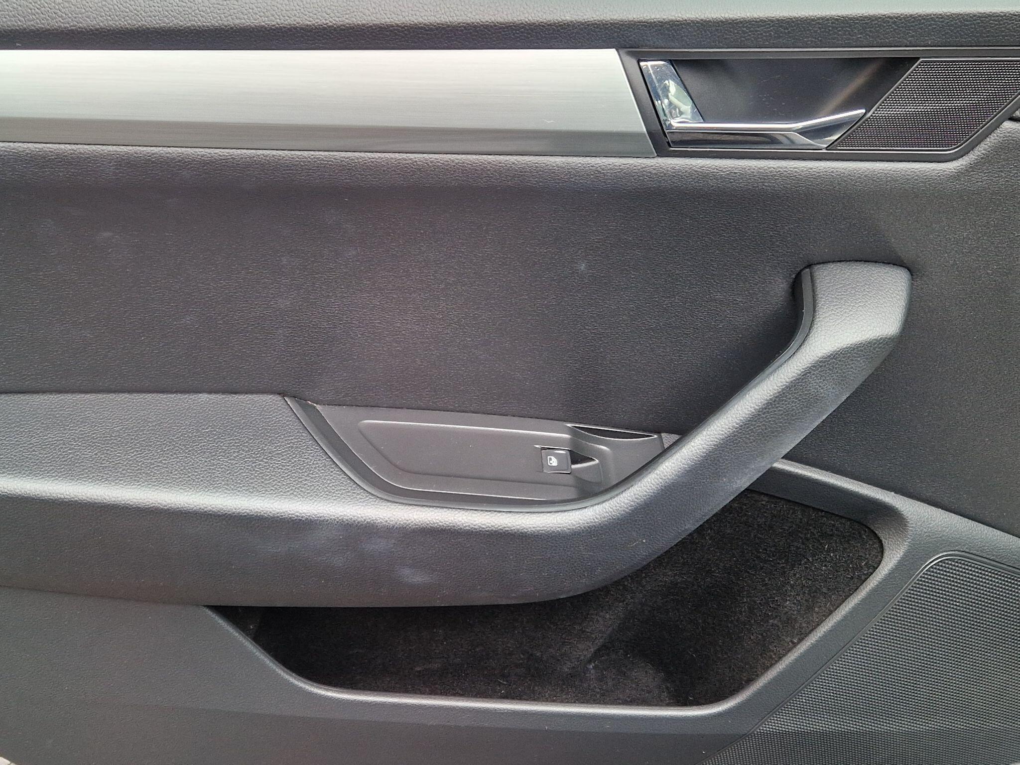 Skoda Superb - Image 38