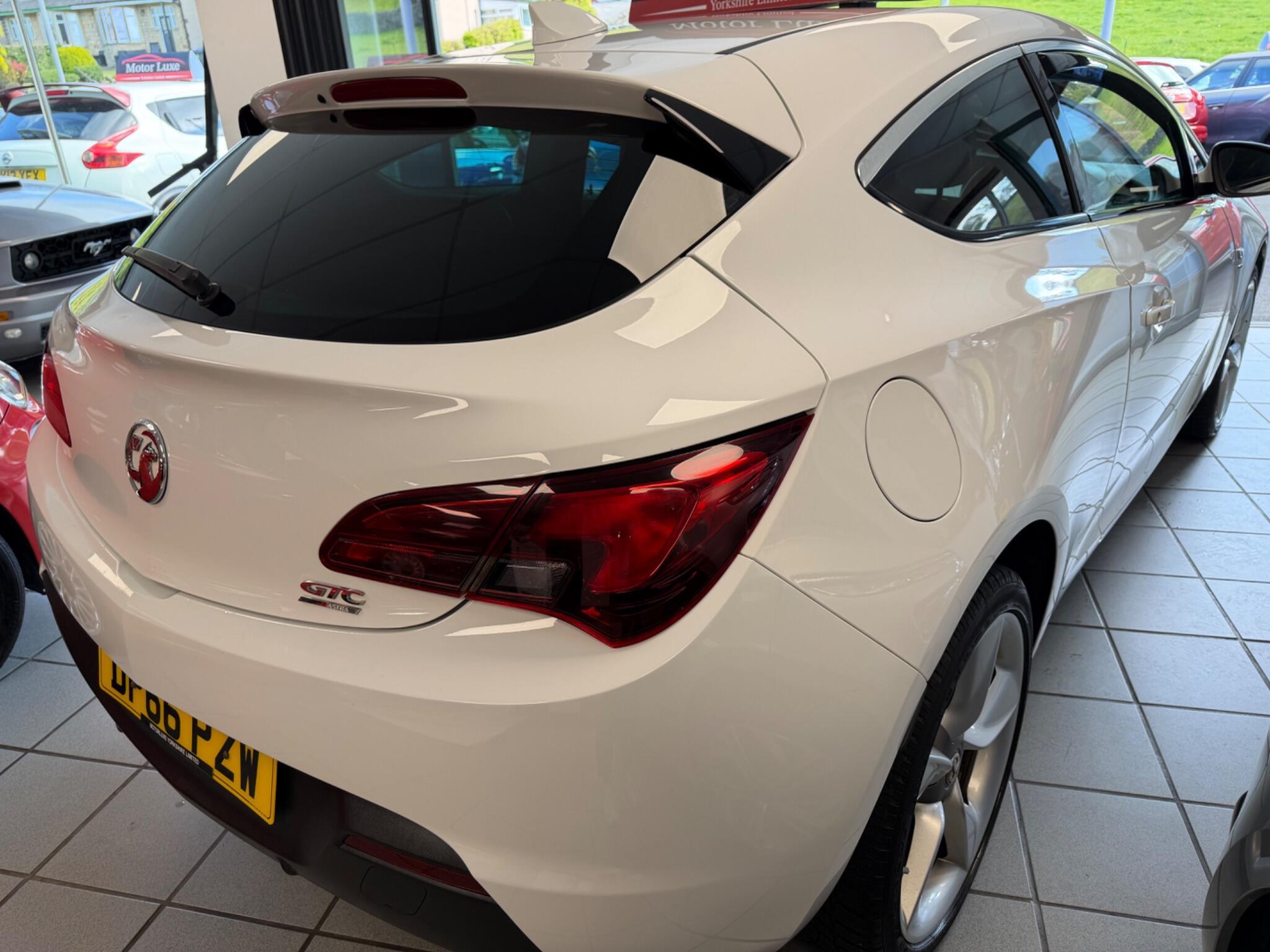 Vauxhall Astra GTC - Image 3