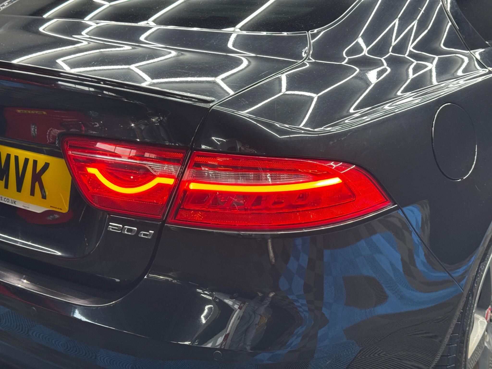 Jaguar XE - Image 44