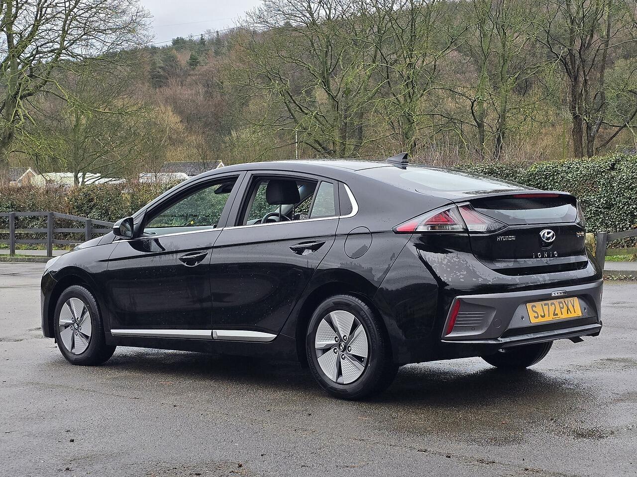 Hyundai Ioniq - Image 32