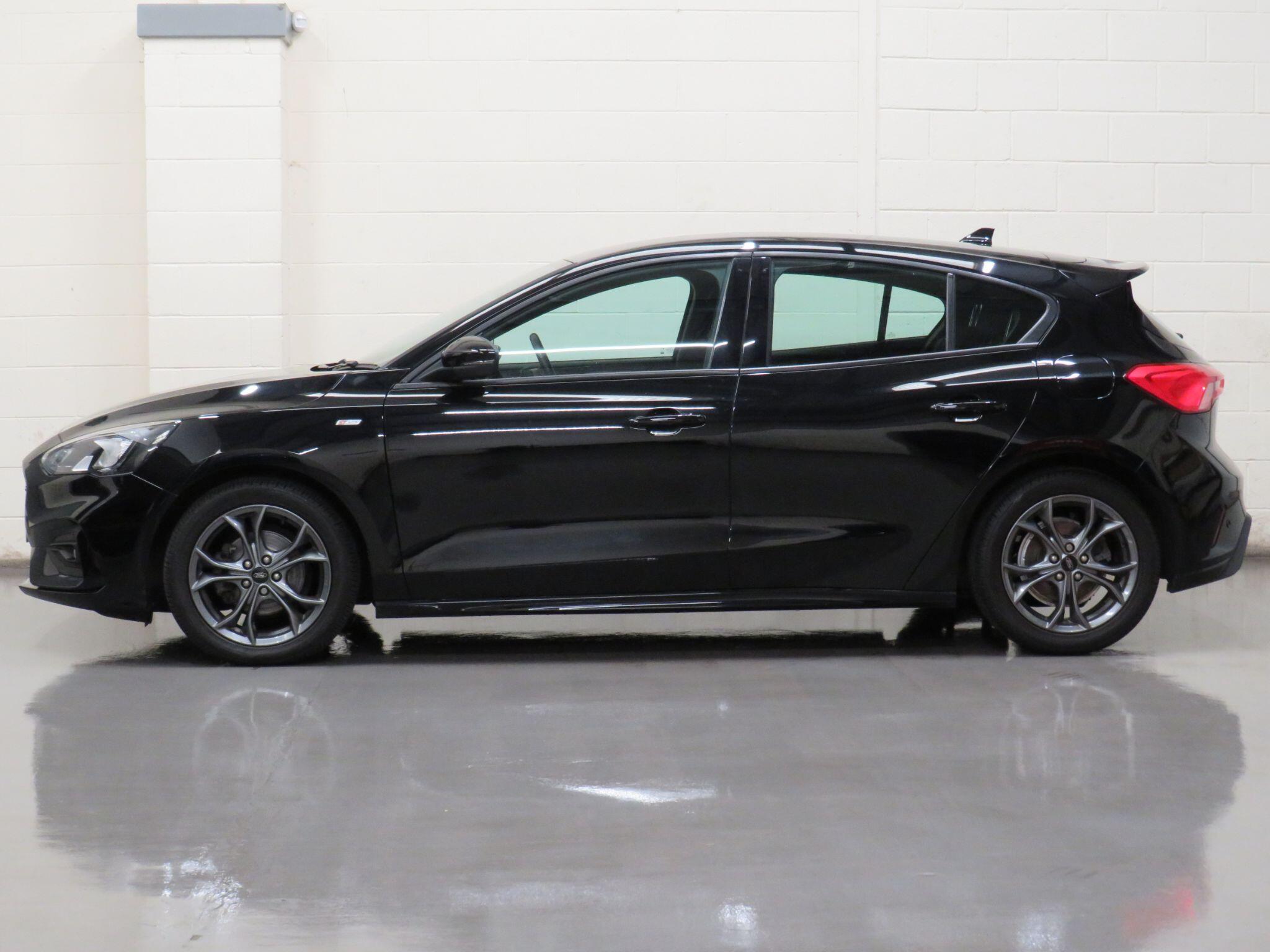Ford Focus - Image 6
