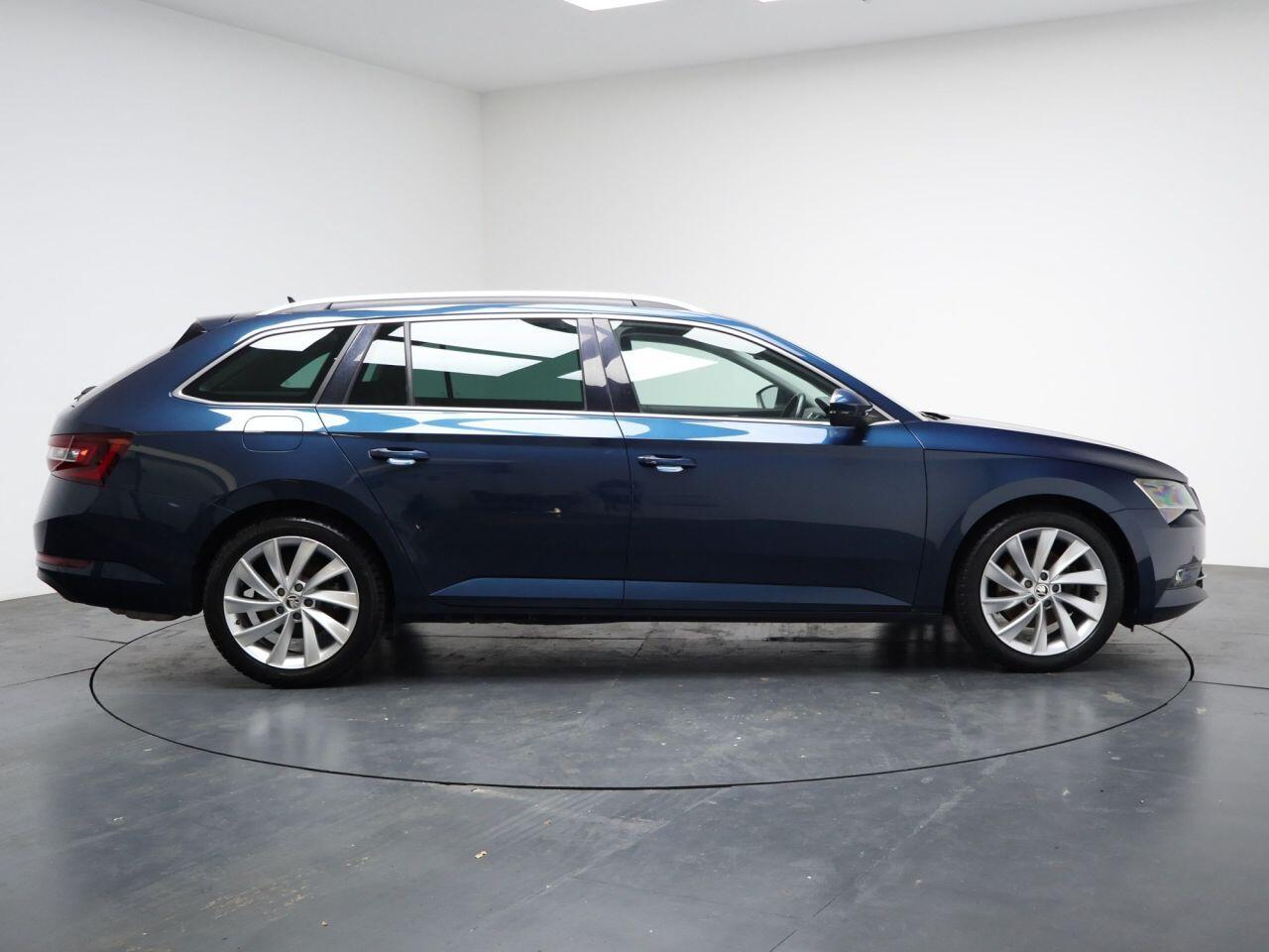 Skoda Superb - Image 8