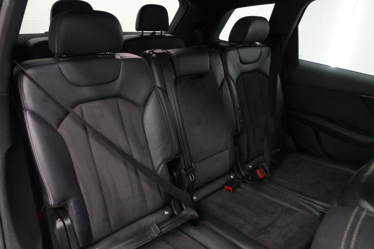 Audi Q7 - Image 20