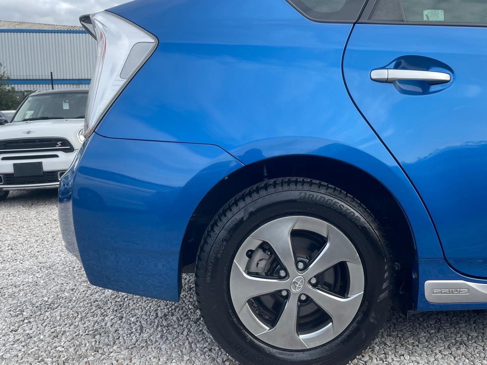 Toyota Prius - Image 31