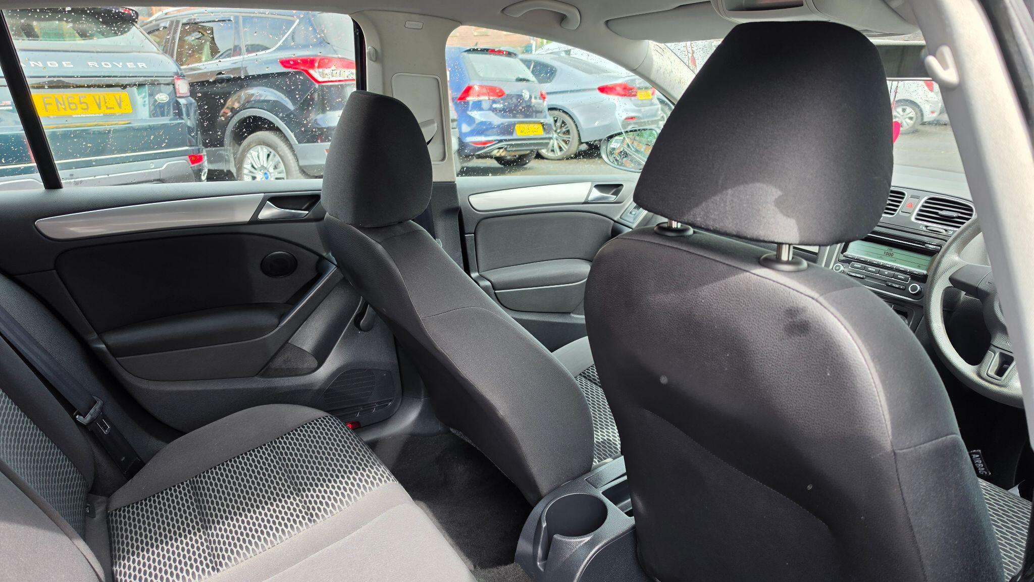 Volkswagen Golf - Image 18