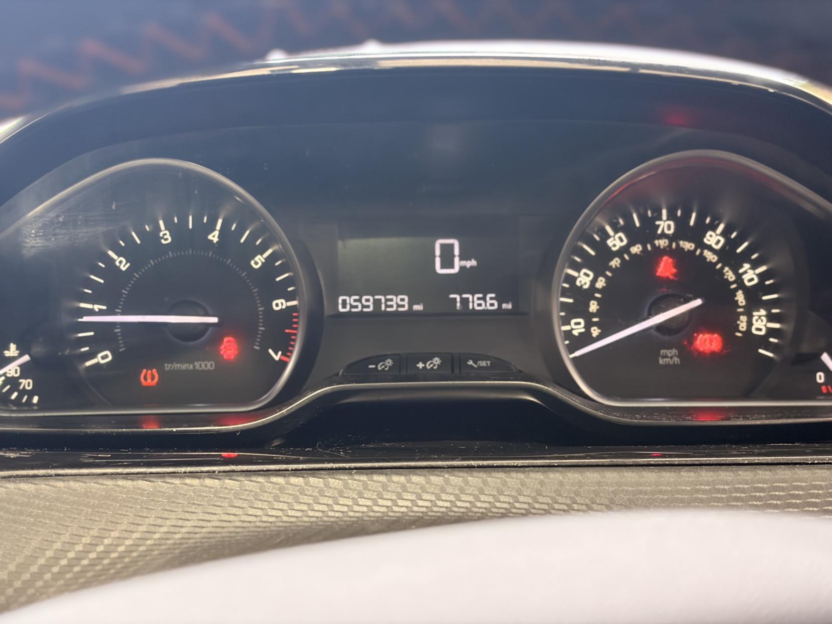 Peugeot 208 - Image 19